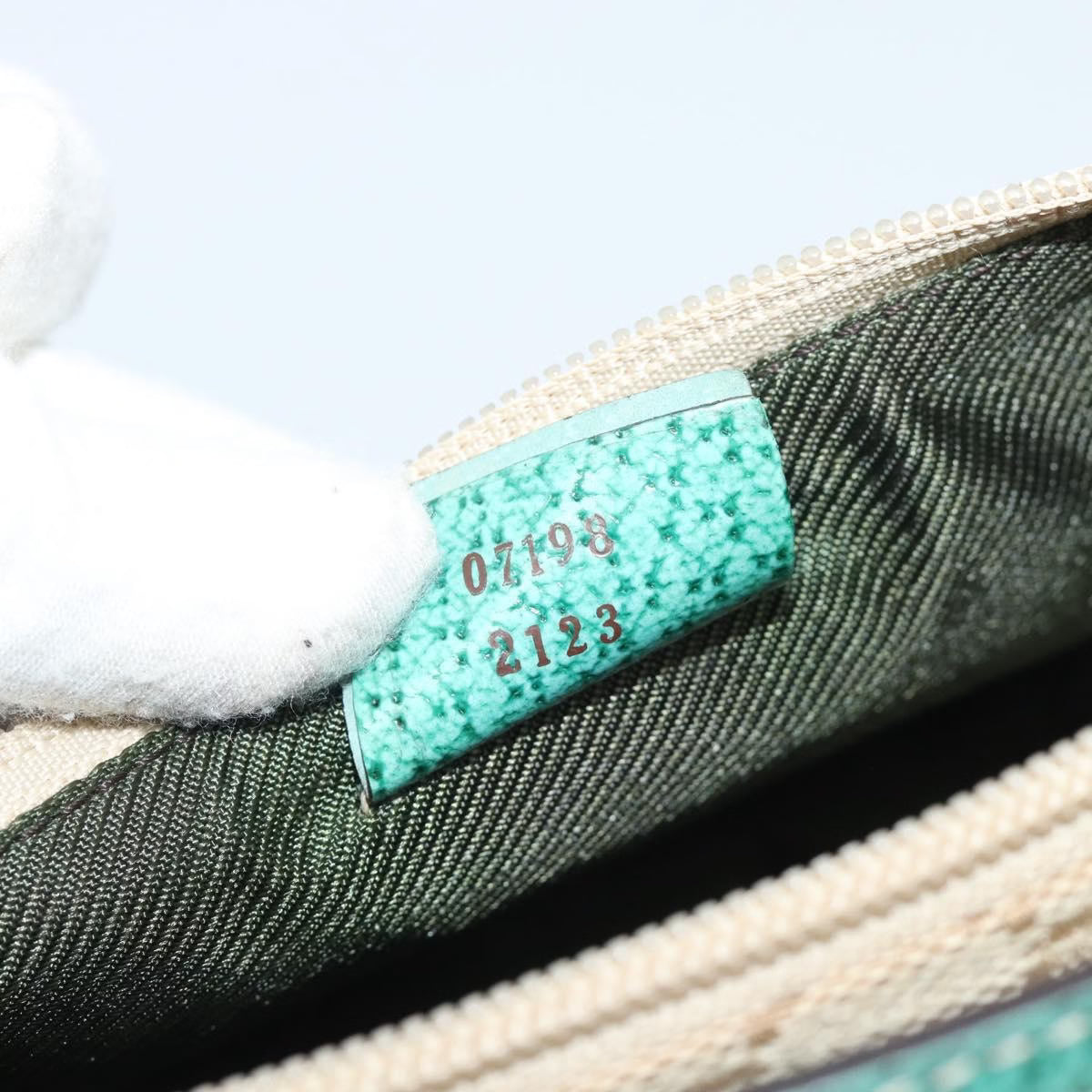 Gucci Boat Bag Beige