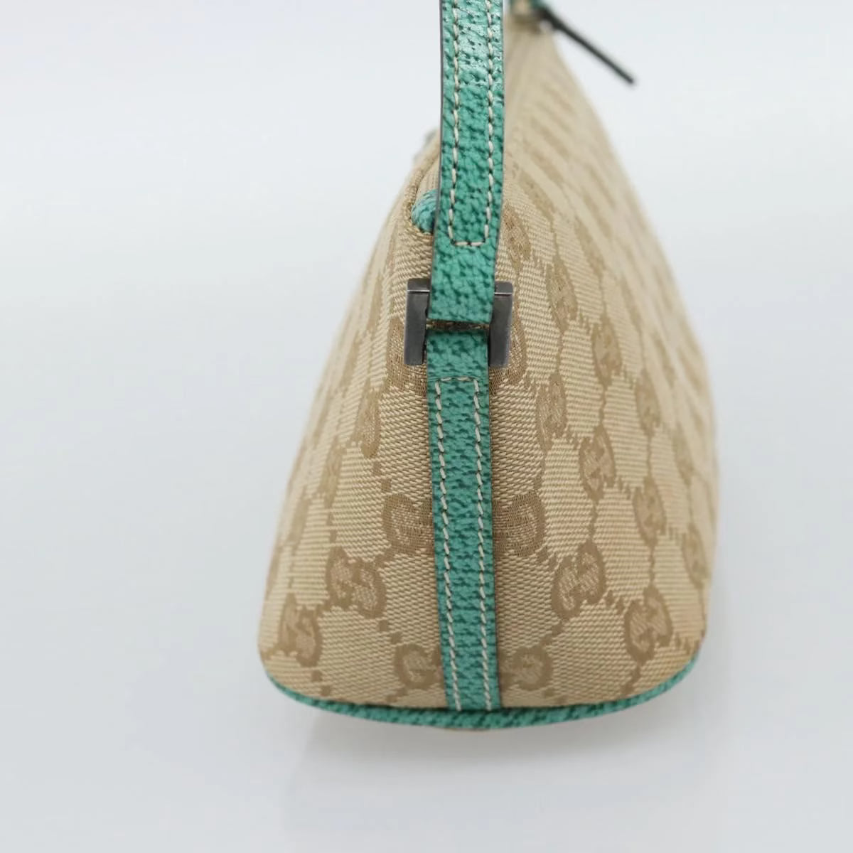 Gucci Boat Bag Beige