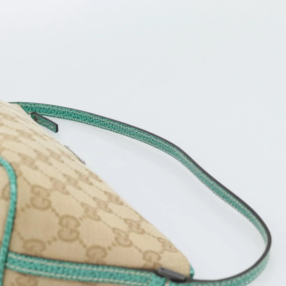 Gucci Boat Bag Beige