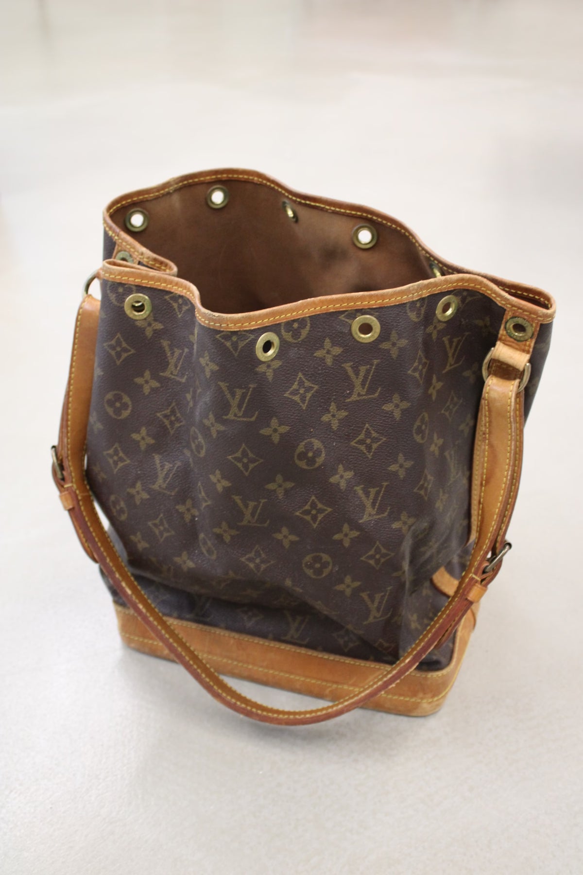 Leather Vachetta Drawstring