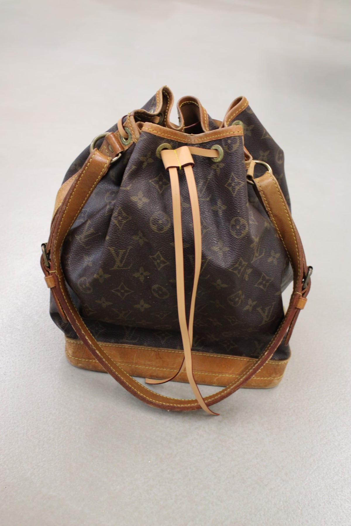 Leather Vachetta Drawstring
