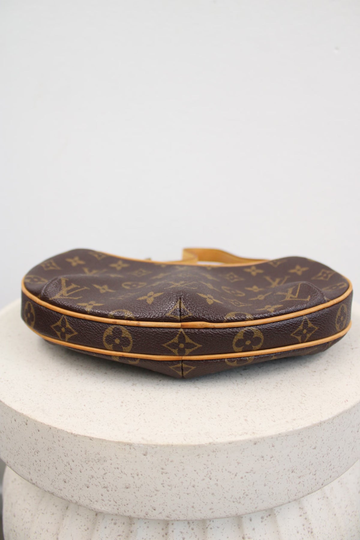 Louis Vuitton Croissant PM