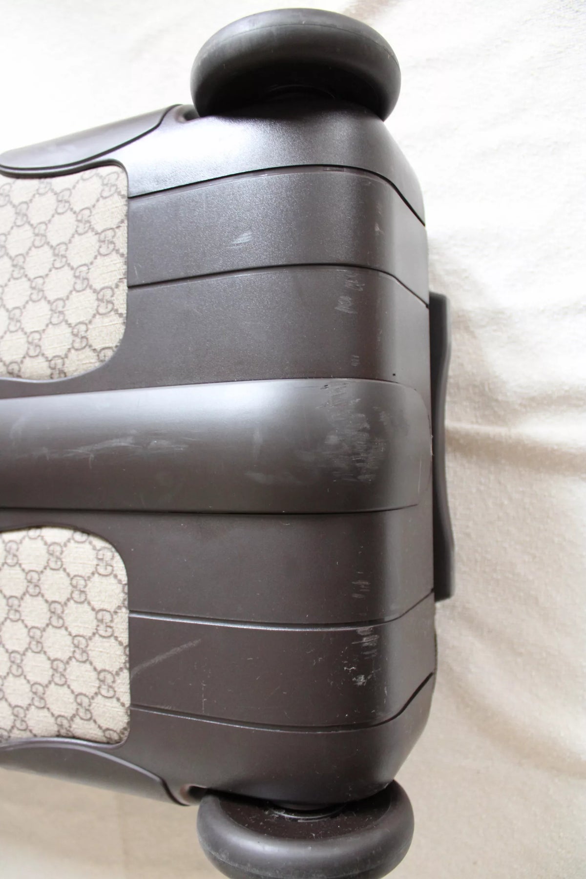 Gucci GG Supreme Suitcase