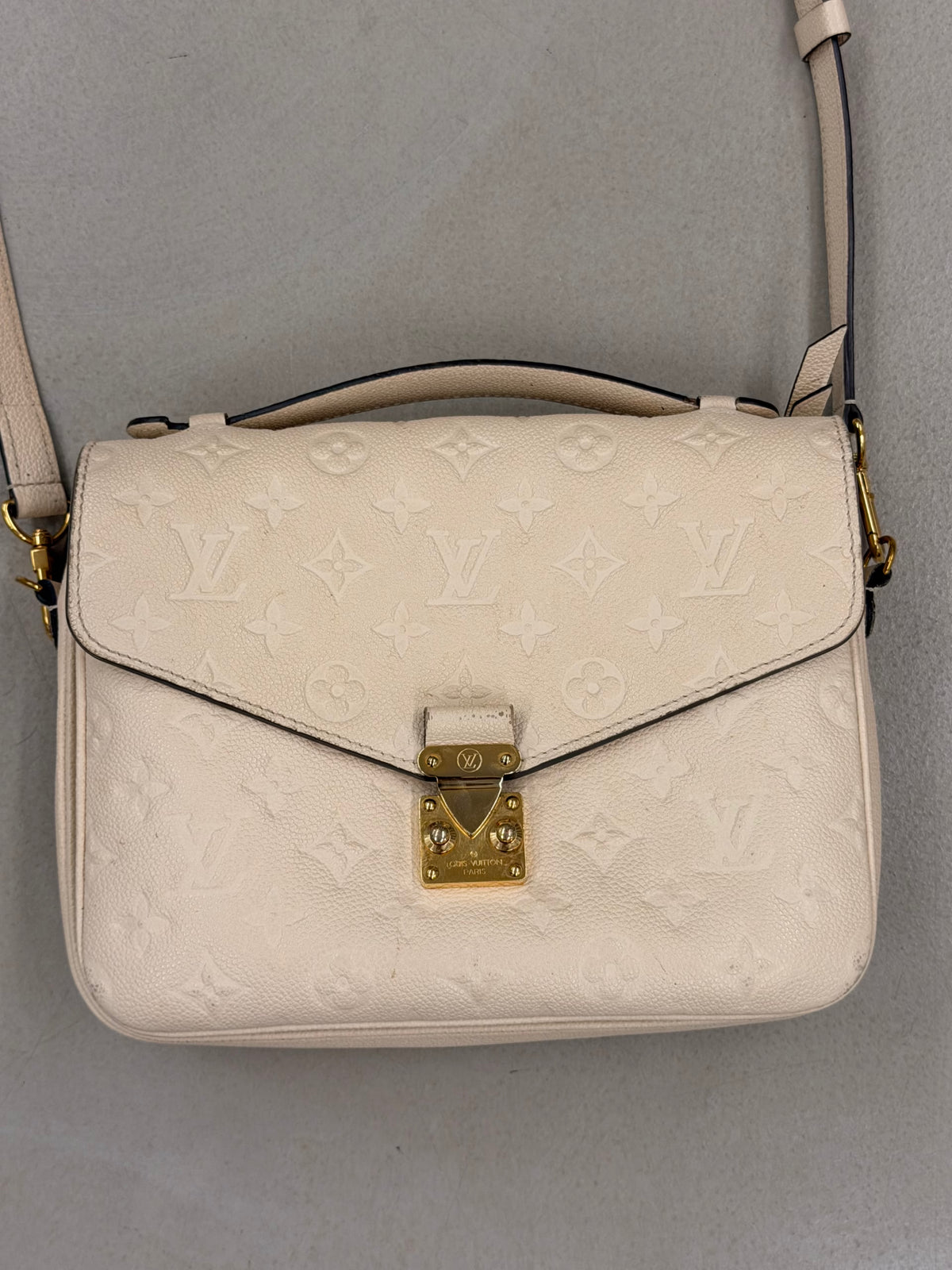 Louis Vuitton Pochette Métis Empreinte Creme