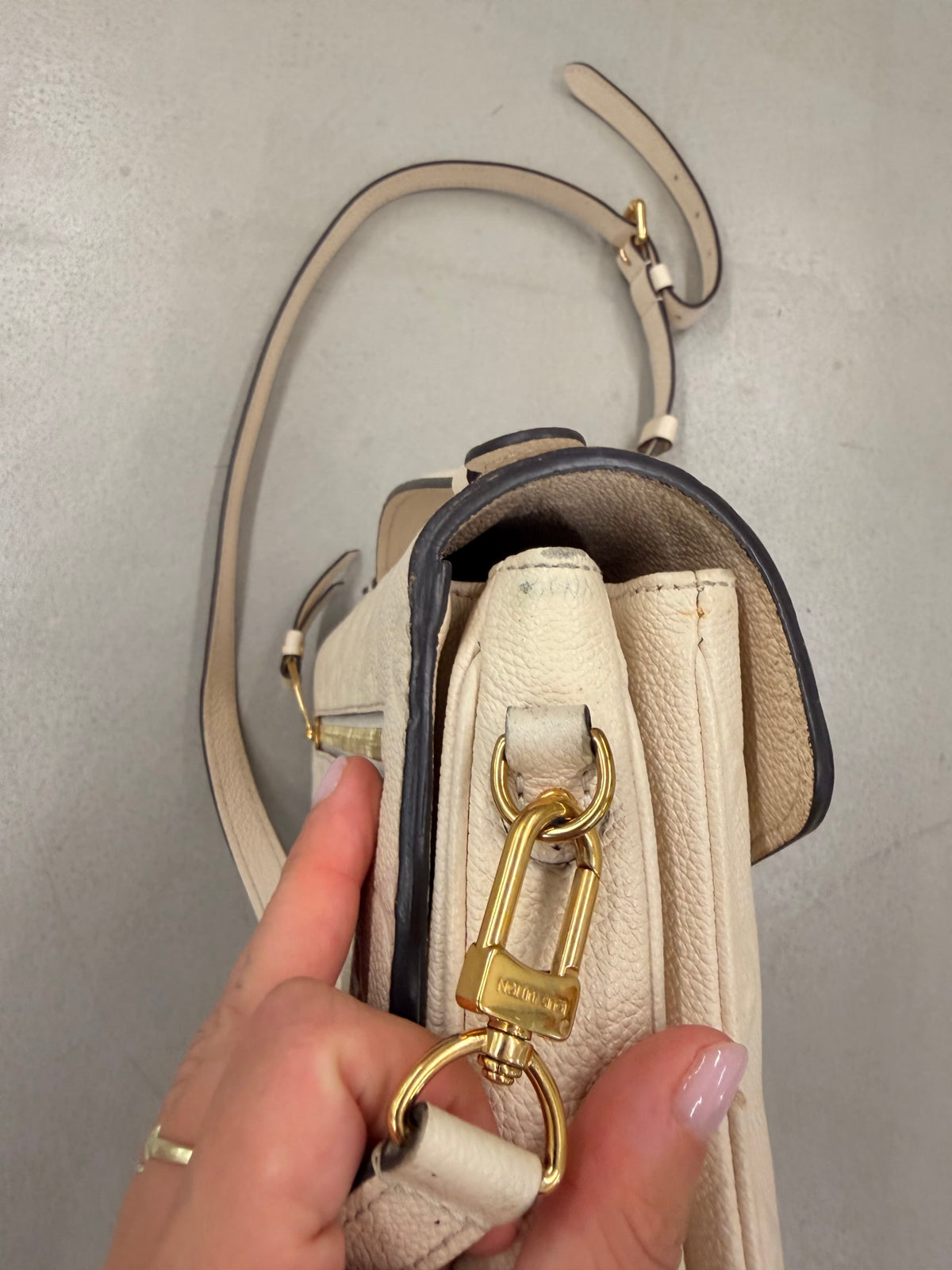 Louis Vuitton Pochette Métis Empreinte Creme