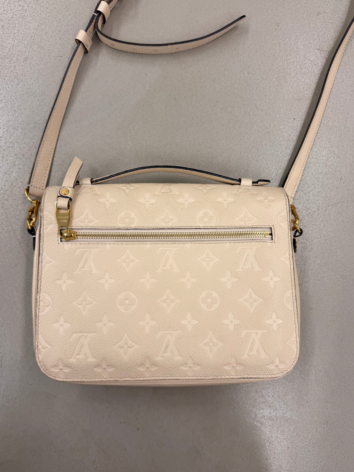 Louis Vuitton Pochette Métis Empreinte Creme