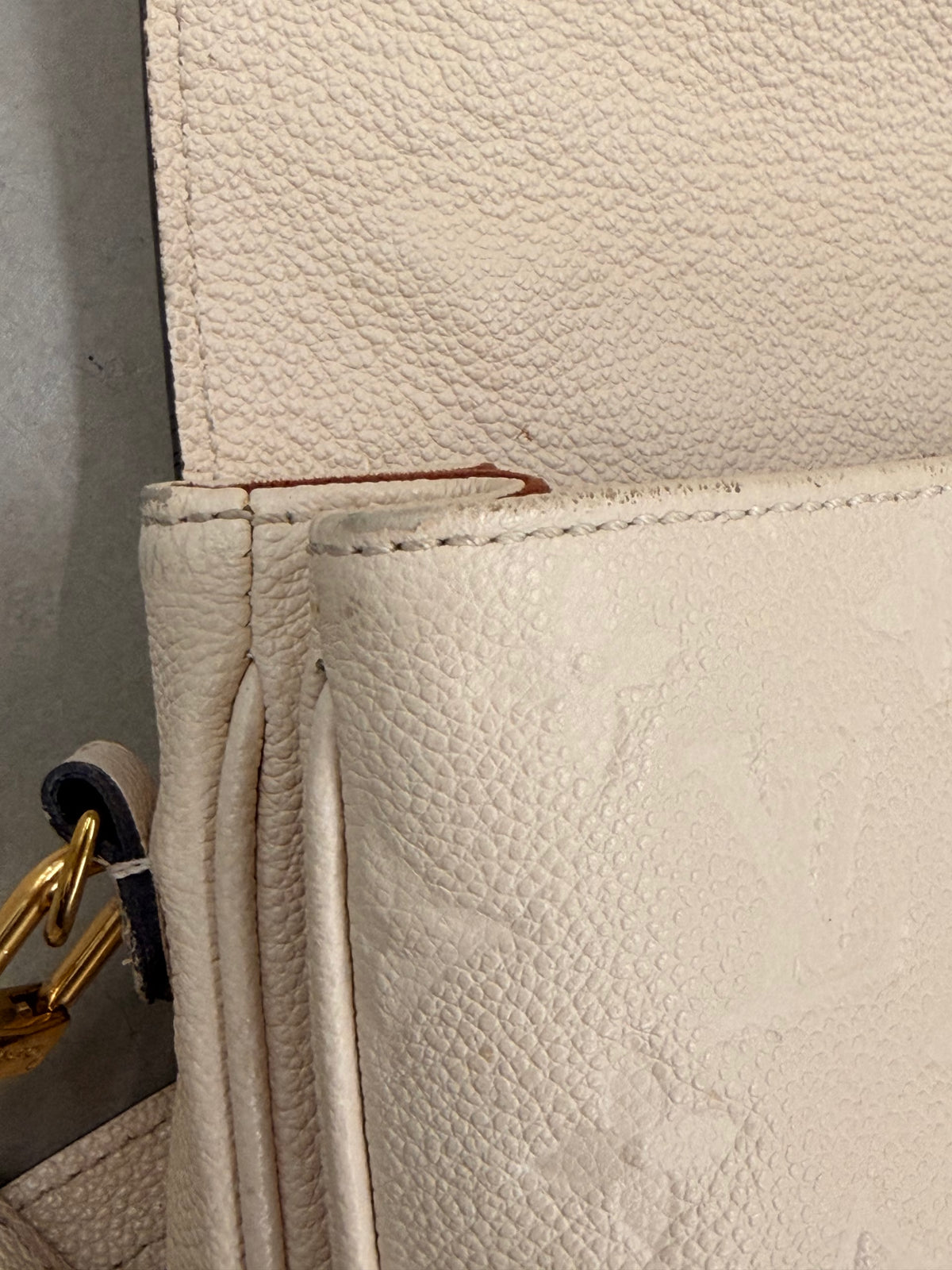 Louis Vuitton Pochette Métis Empreinte Creme