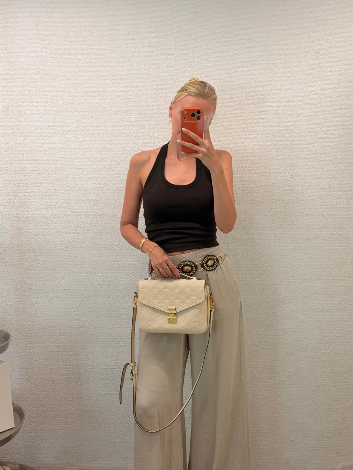Louis Vuitton Pochette Métis Empreinte Creme