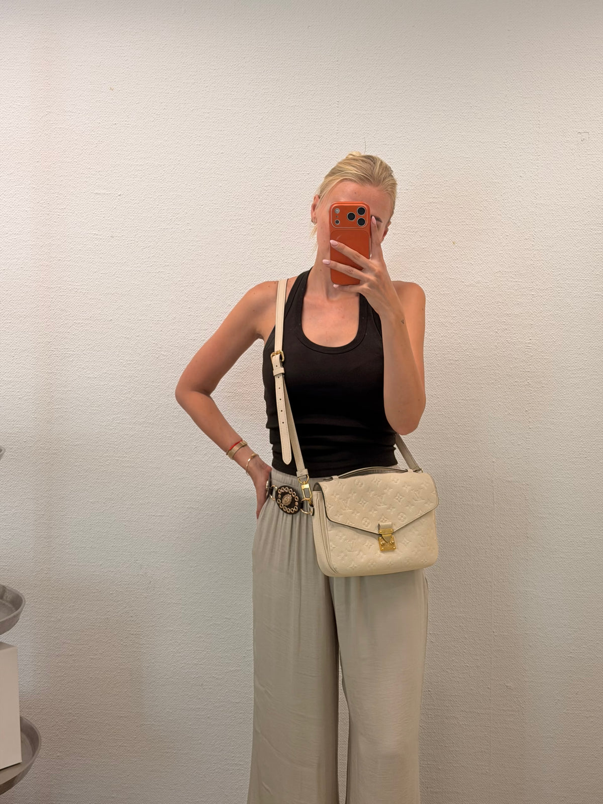 Louis Vuitton Pochette Métis Empreinte Creme