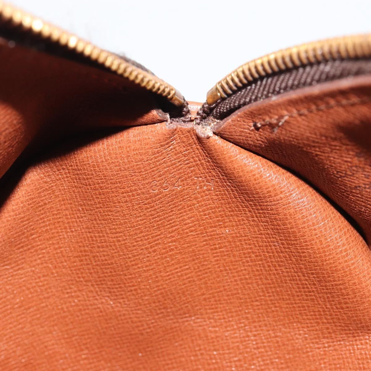 Louis Vuitton Papillon 26