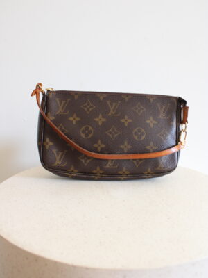 LV Pochette