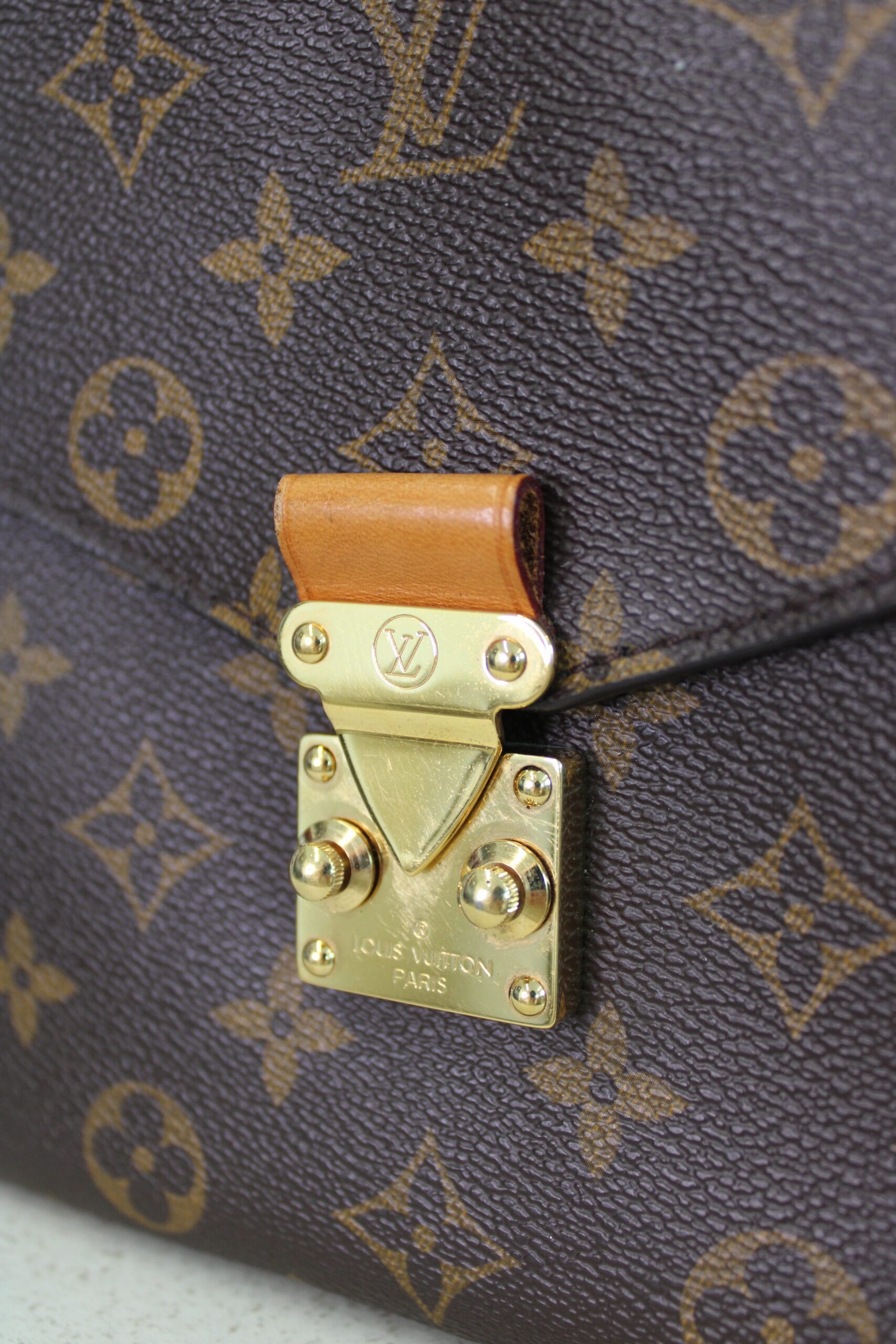Louis Vuitton Pochette Métis - Image 8