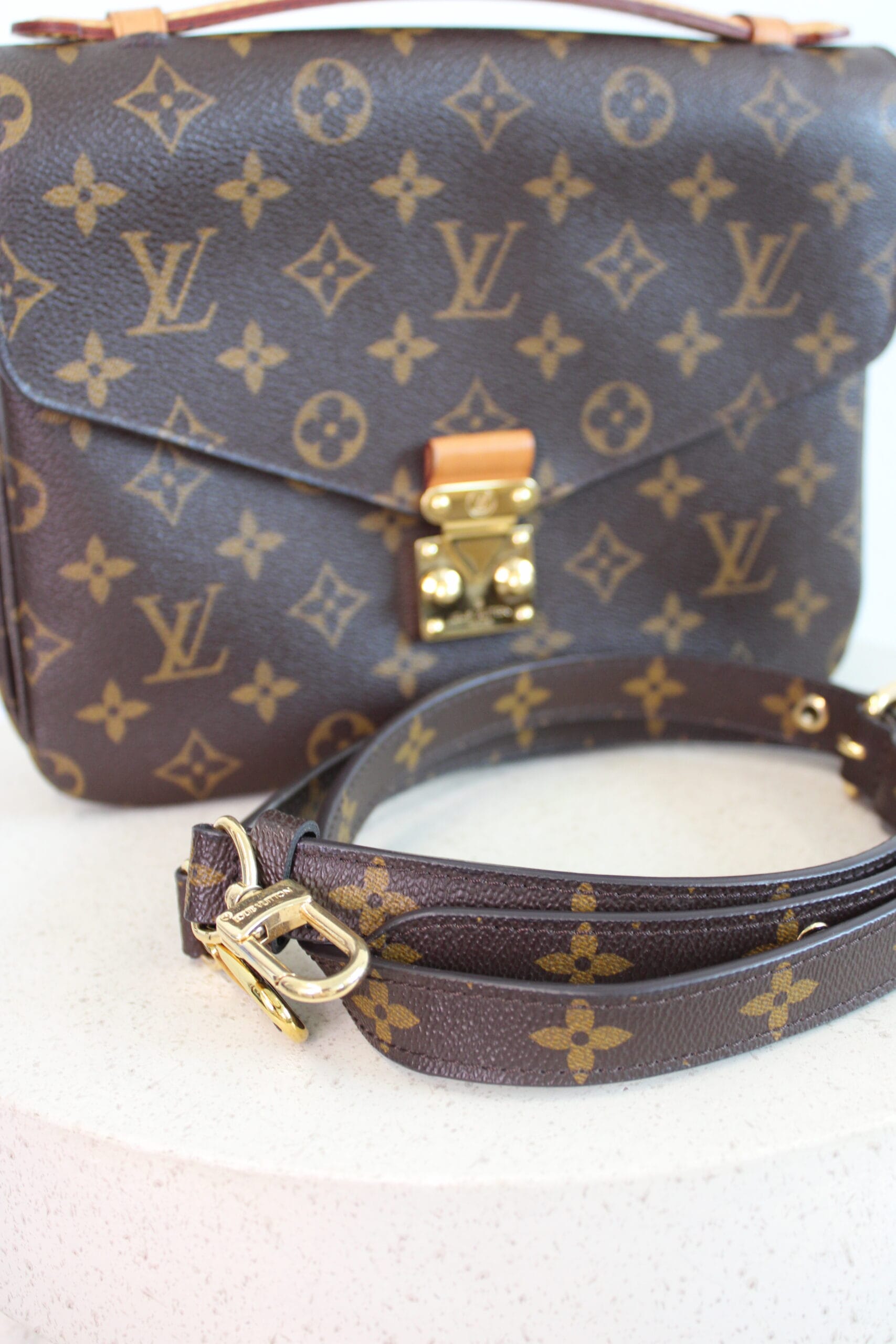 Louis Vuitton Pochette Métis - Image 11