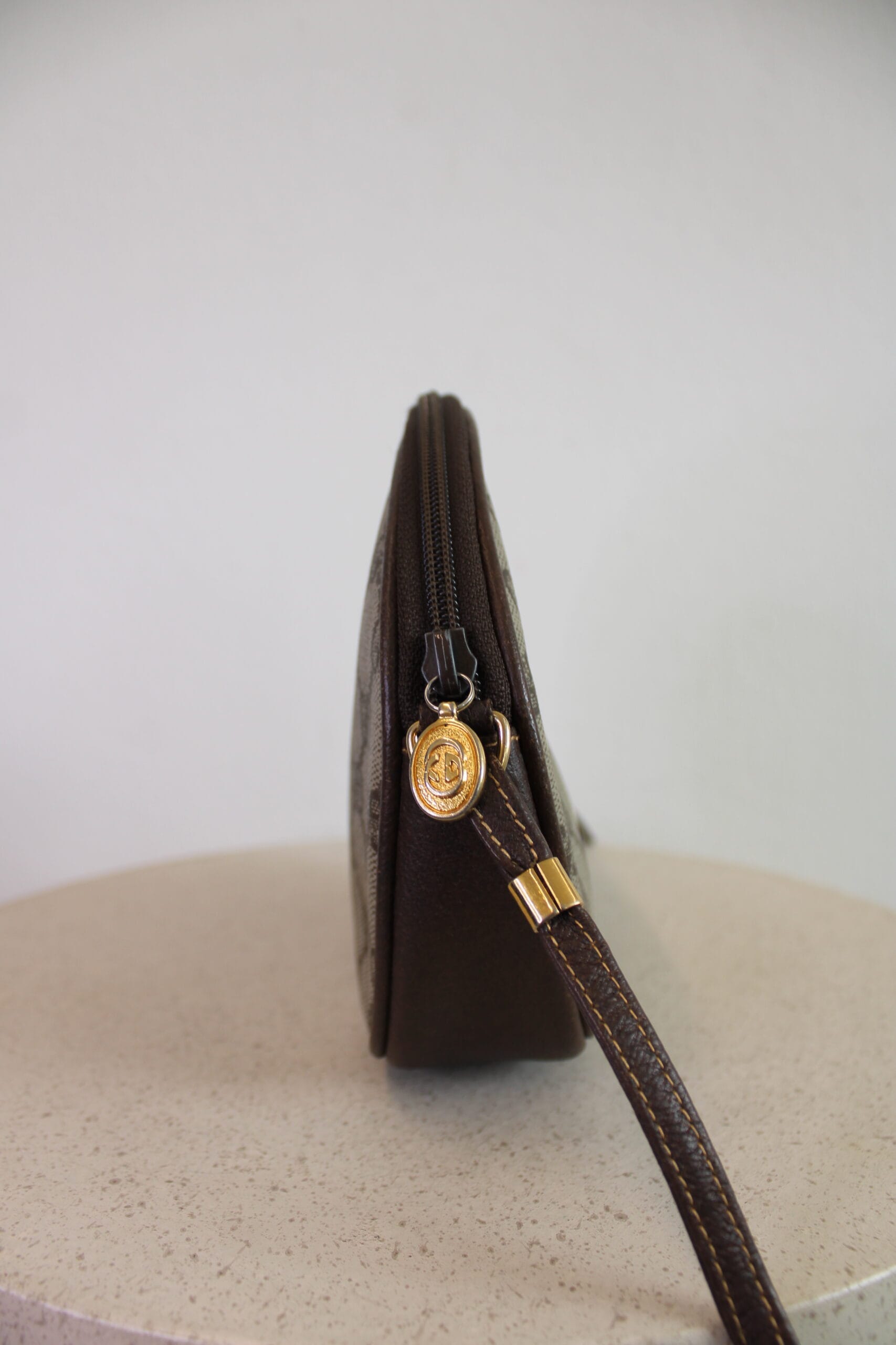 Gucci PVC Crossbody Bag Oval - Image 4