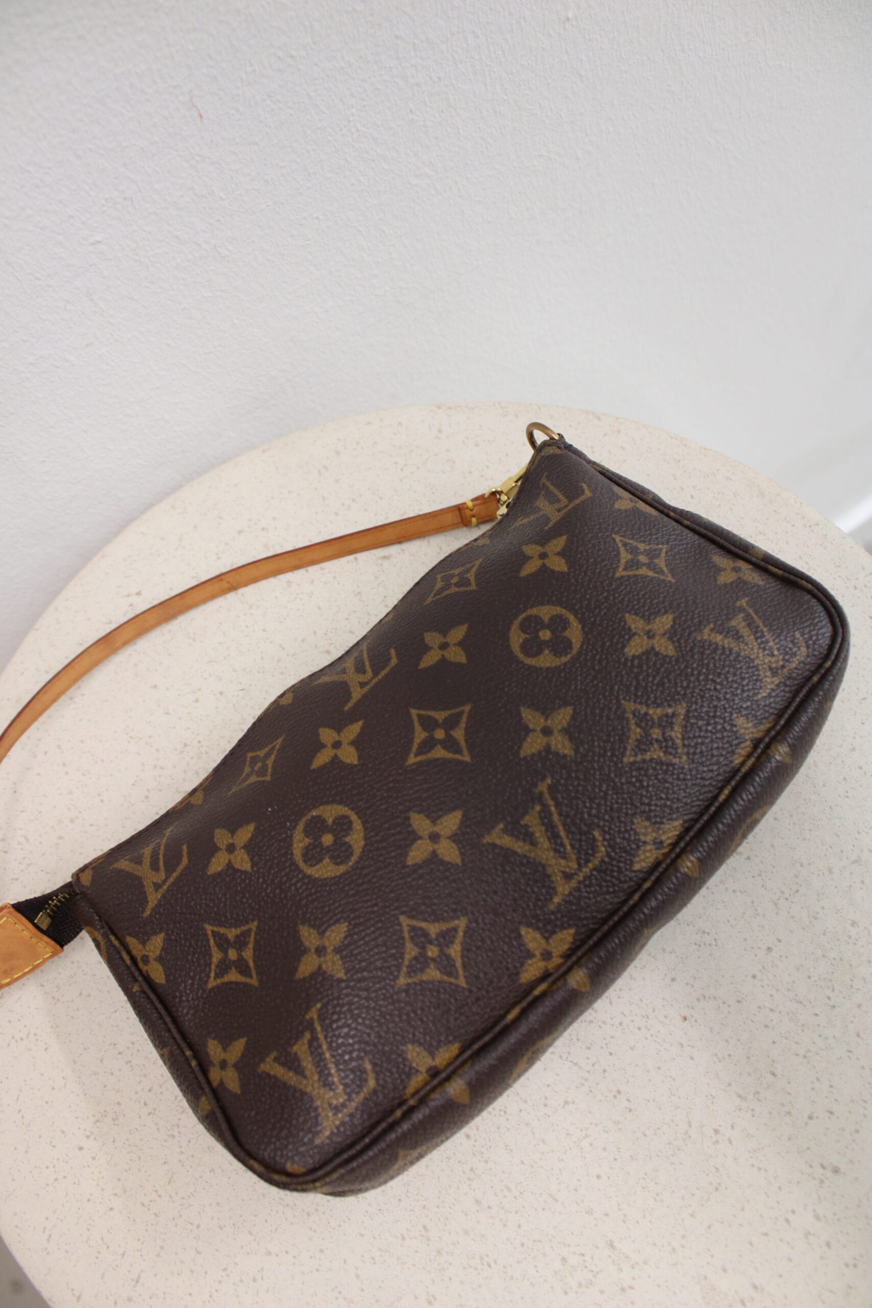 Louis Vuitton Pochette - Image 3