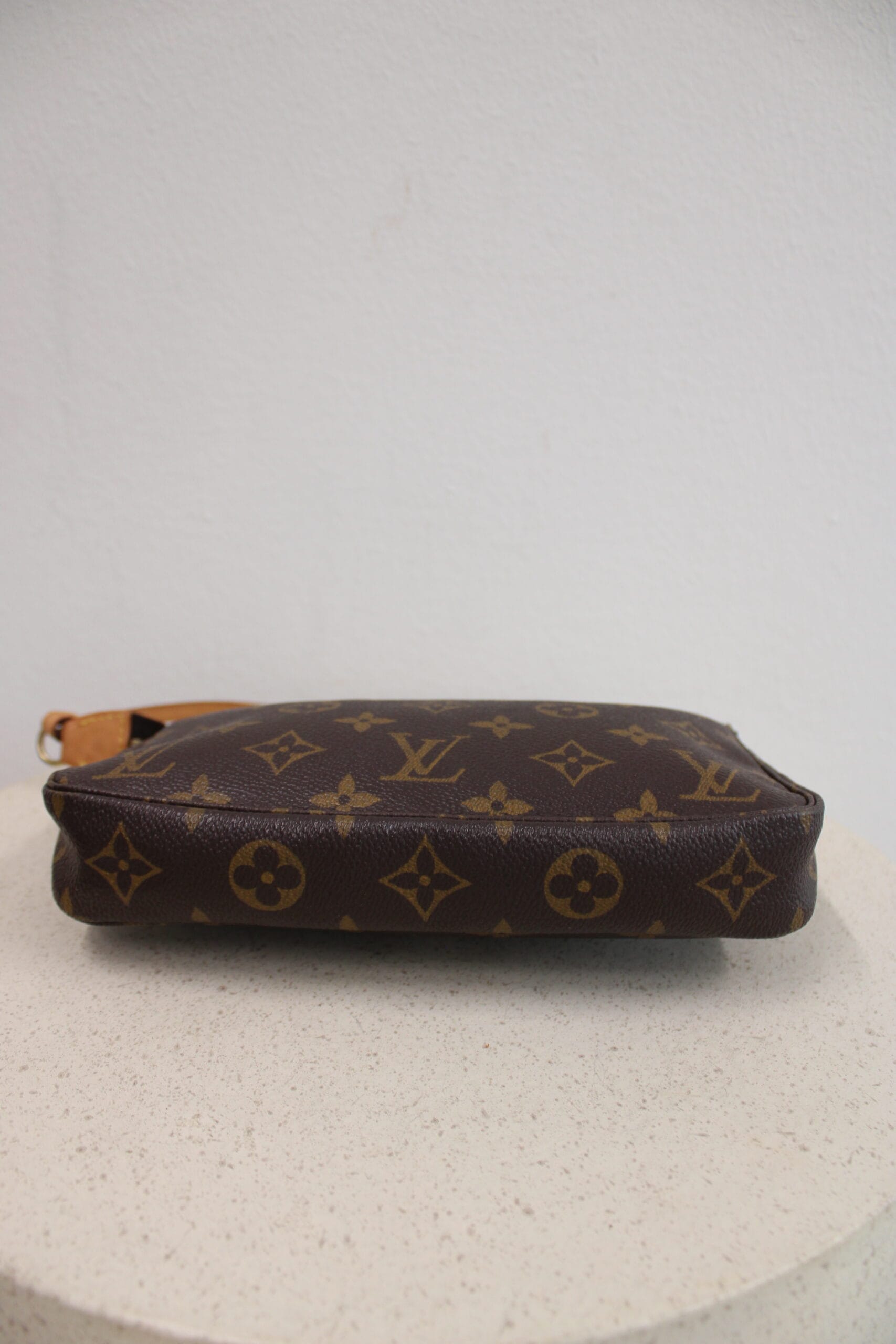 Louis Vuitton Pochette - Image 4