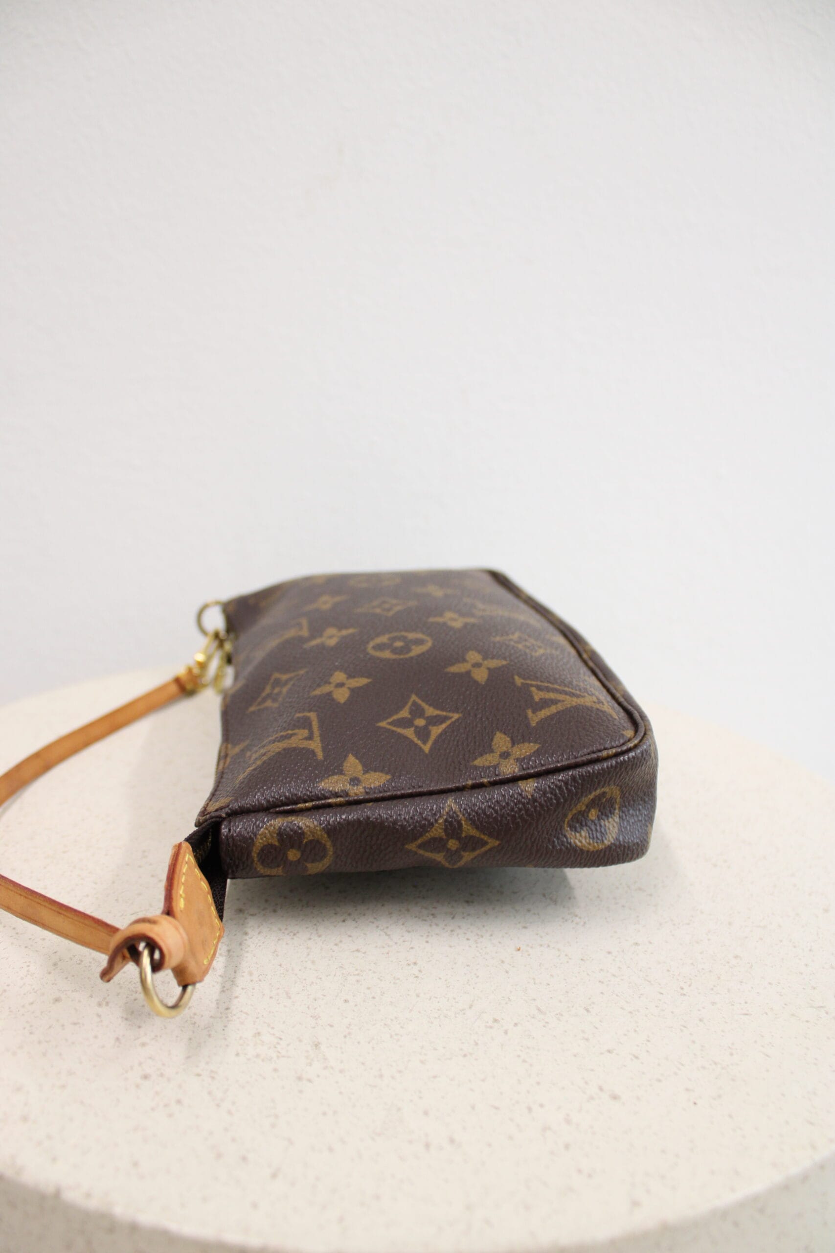 Louis Vuitton Pochette - Image 5