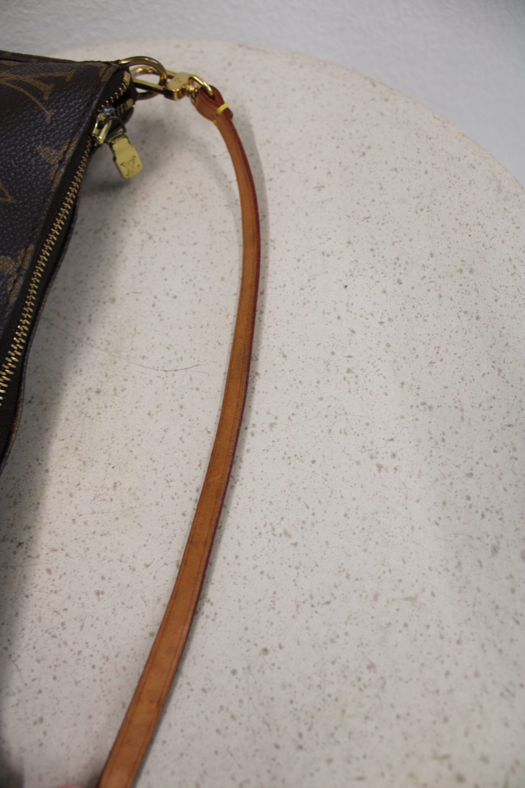 Louis Vuitton Pochette - Image 10