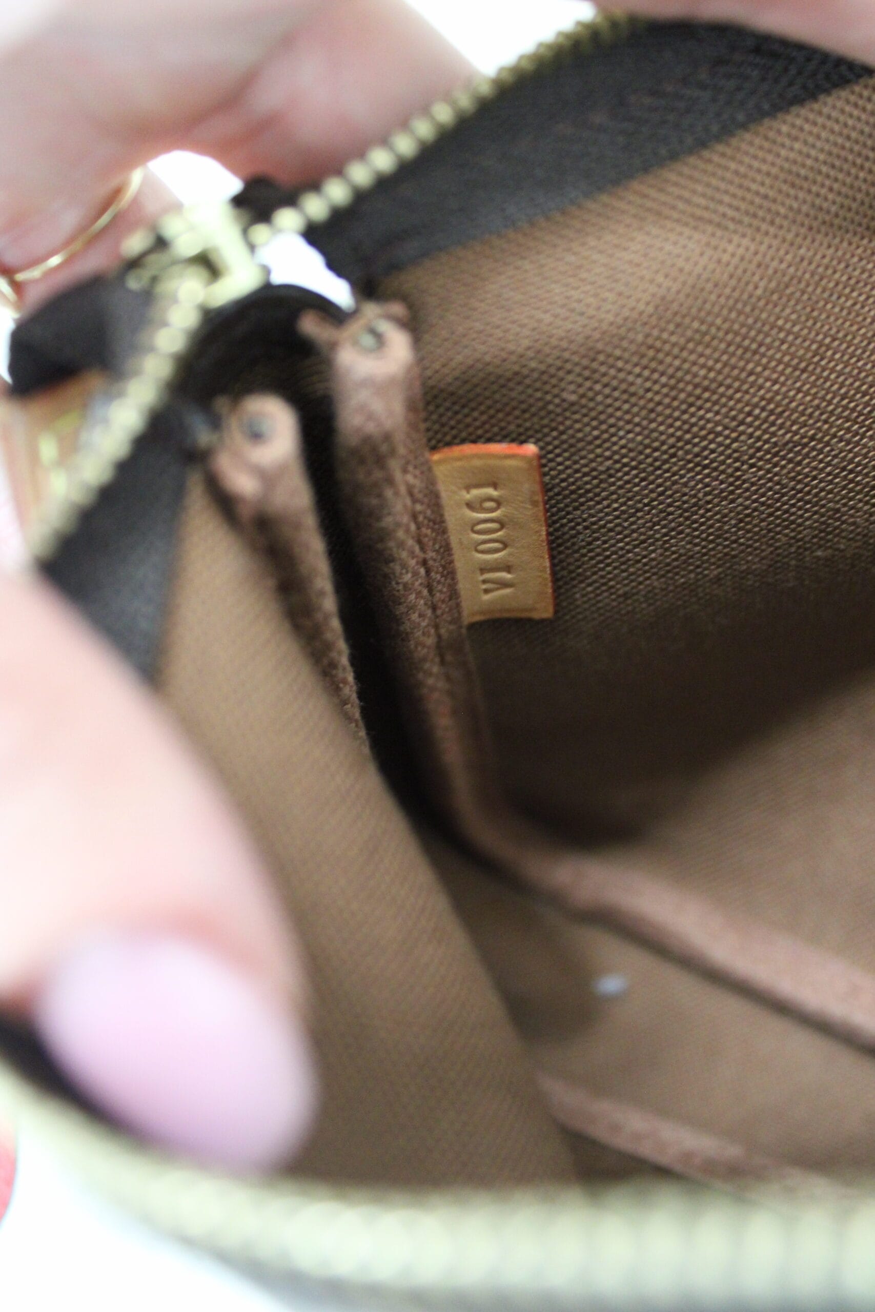 Louis Vuitton Pochette - Image 11