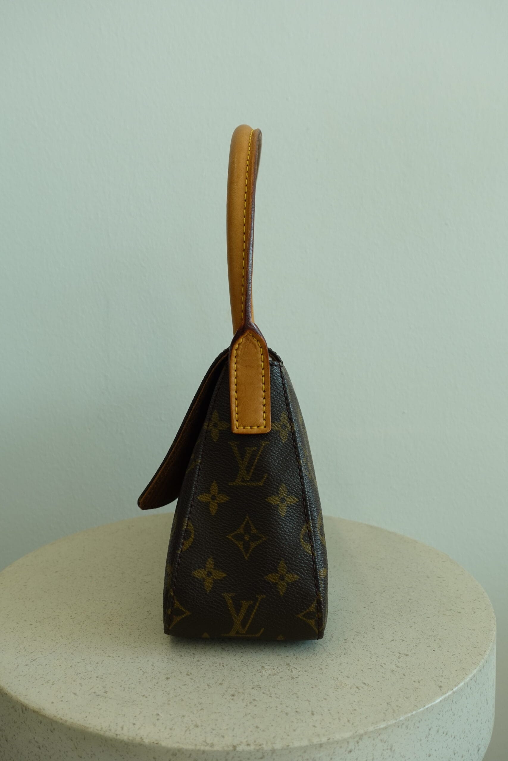 Louis Vuitton Looping PM - Image 4