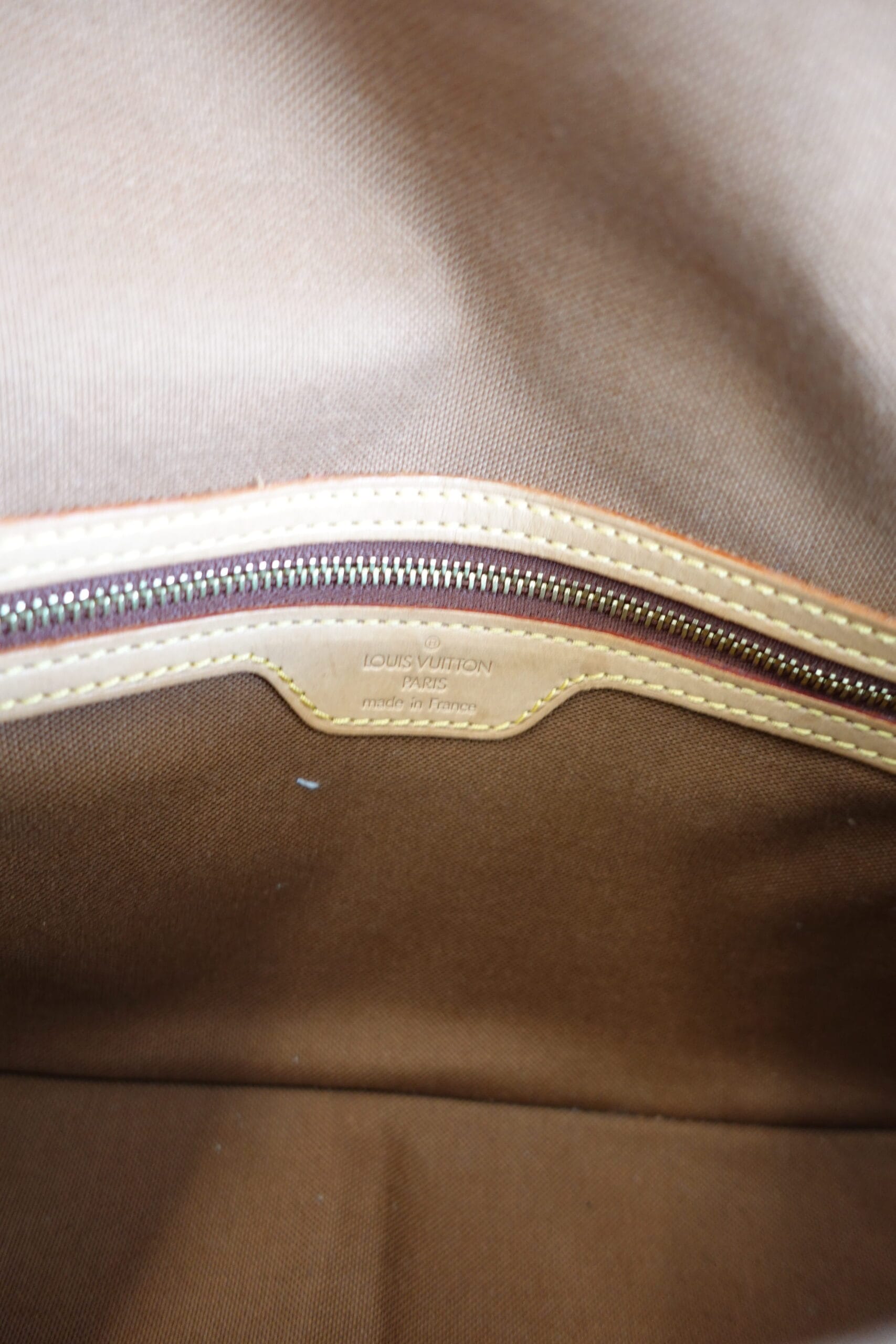 Louis Vuitton Looping PM - Image 12