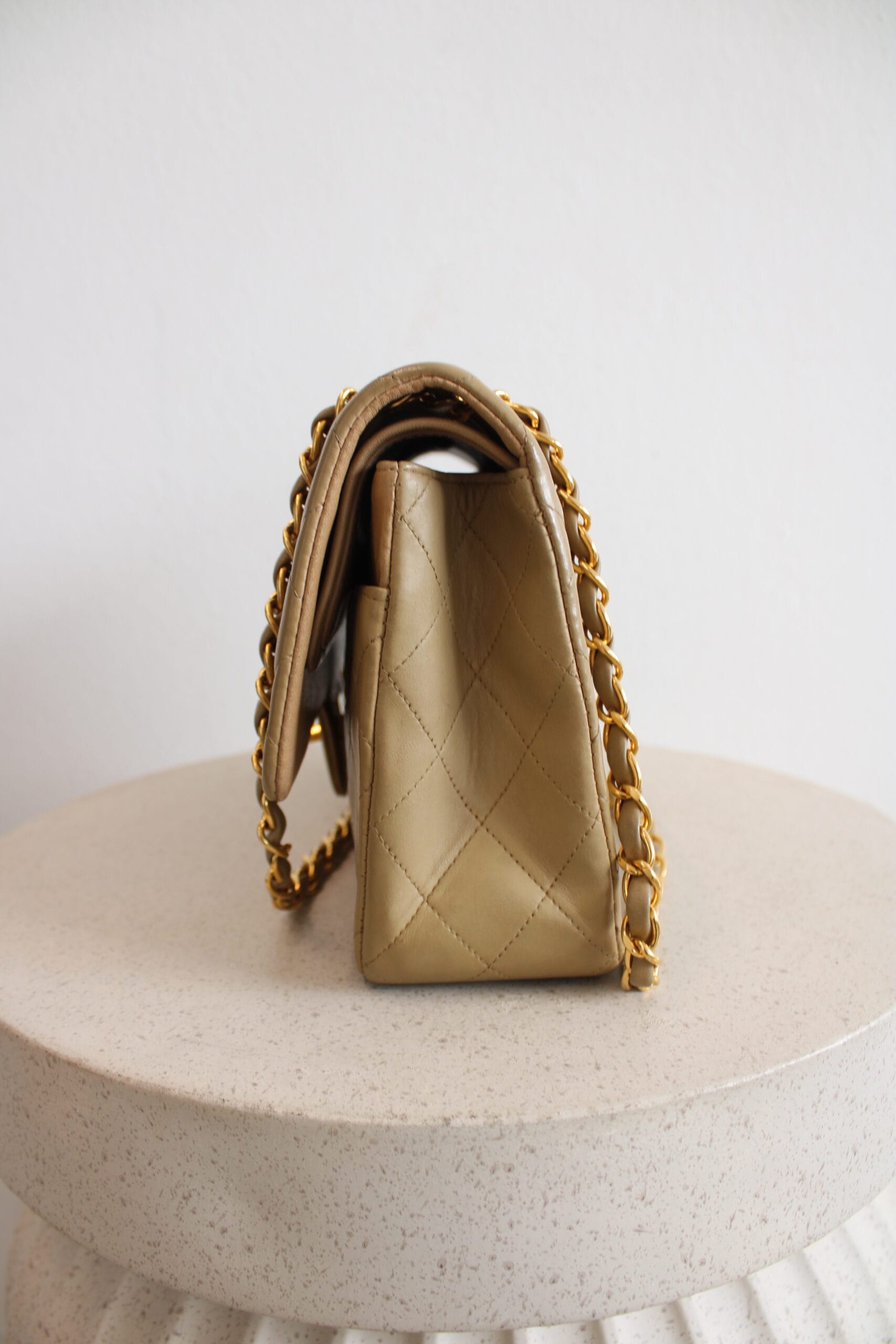 Chanel Double Flap Bag Medium Beige - Image 18