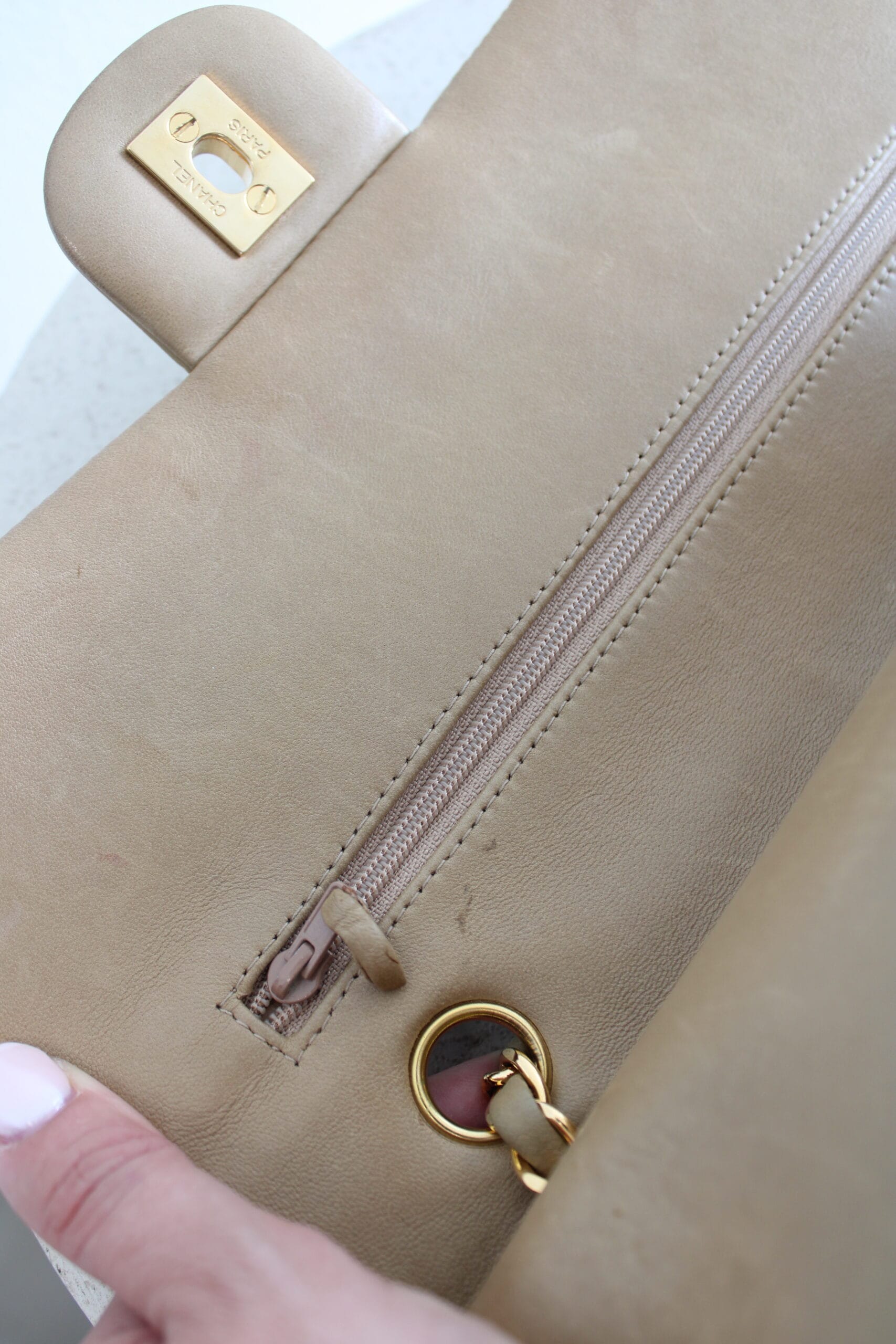 Chanel Double Flap Bag Medium Beige - Image 5