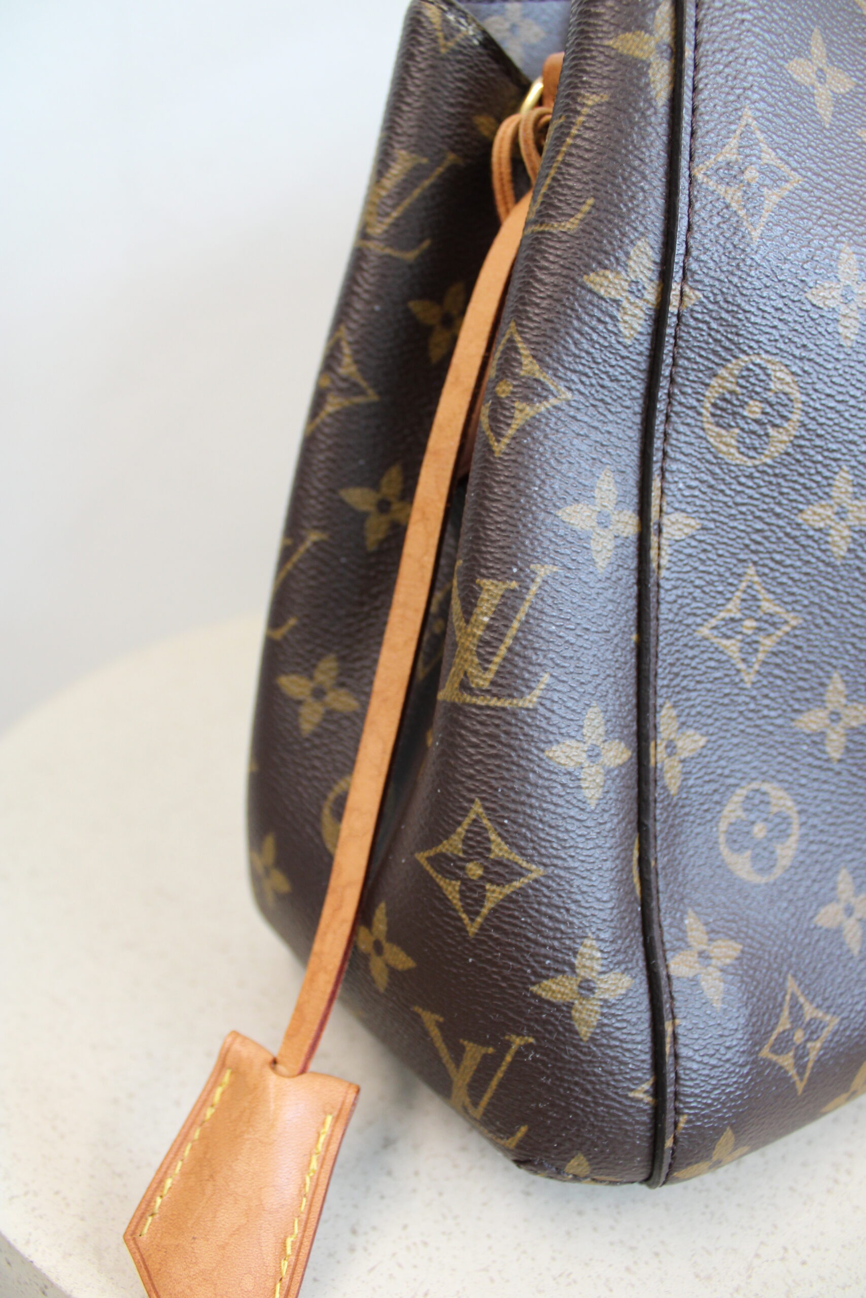 Louis Vuitton Montaigne MM - Image 11