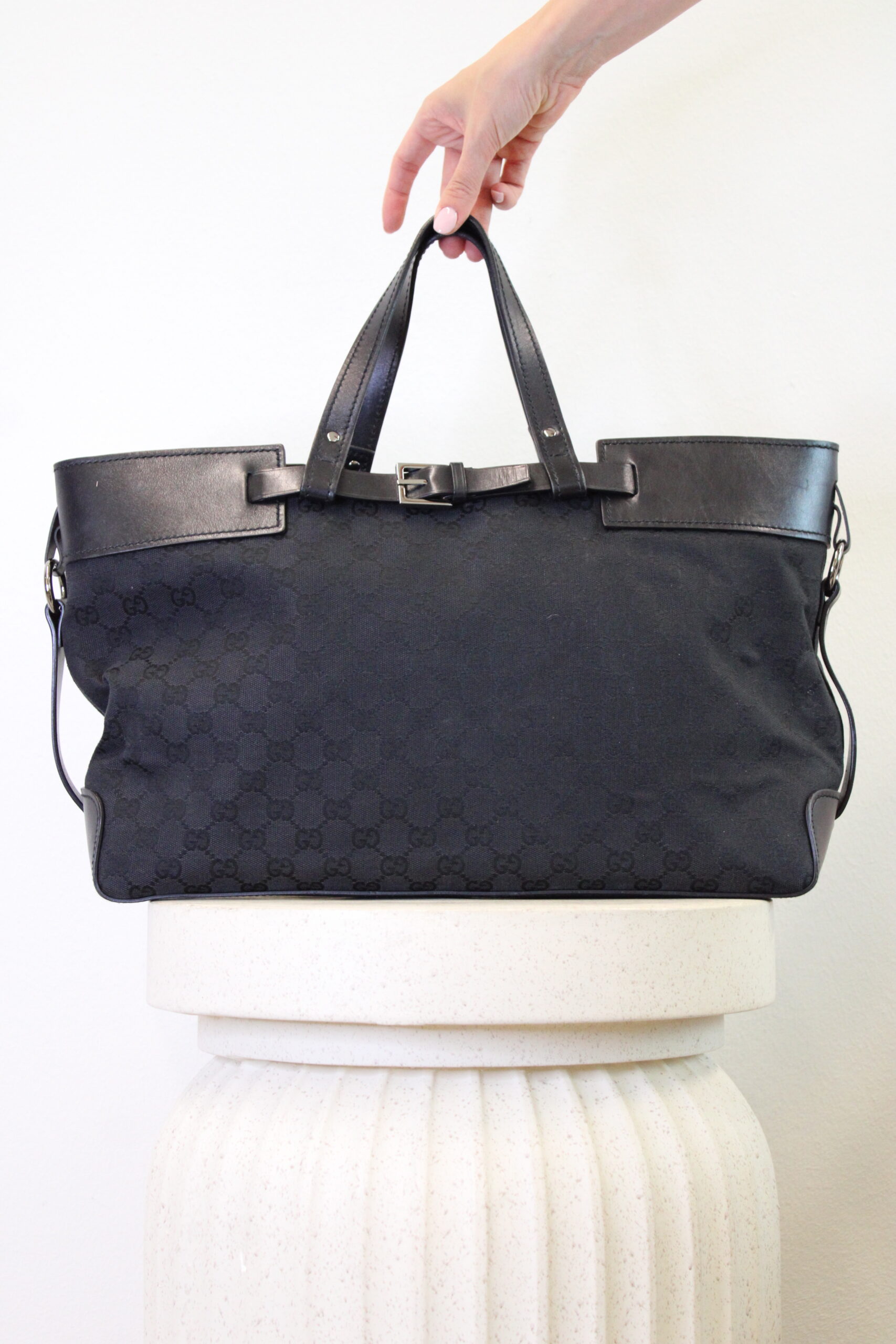 Gucci Horizontal Tote Buckle Black