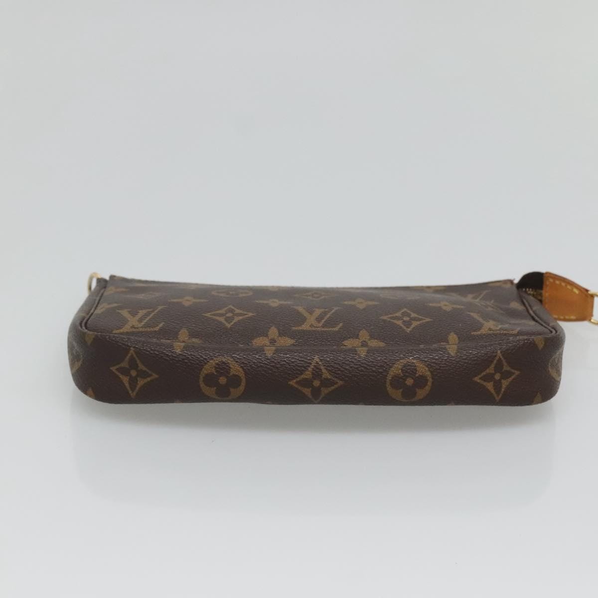 Louis Vuitton Pochette Crossbody - Image 9