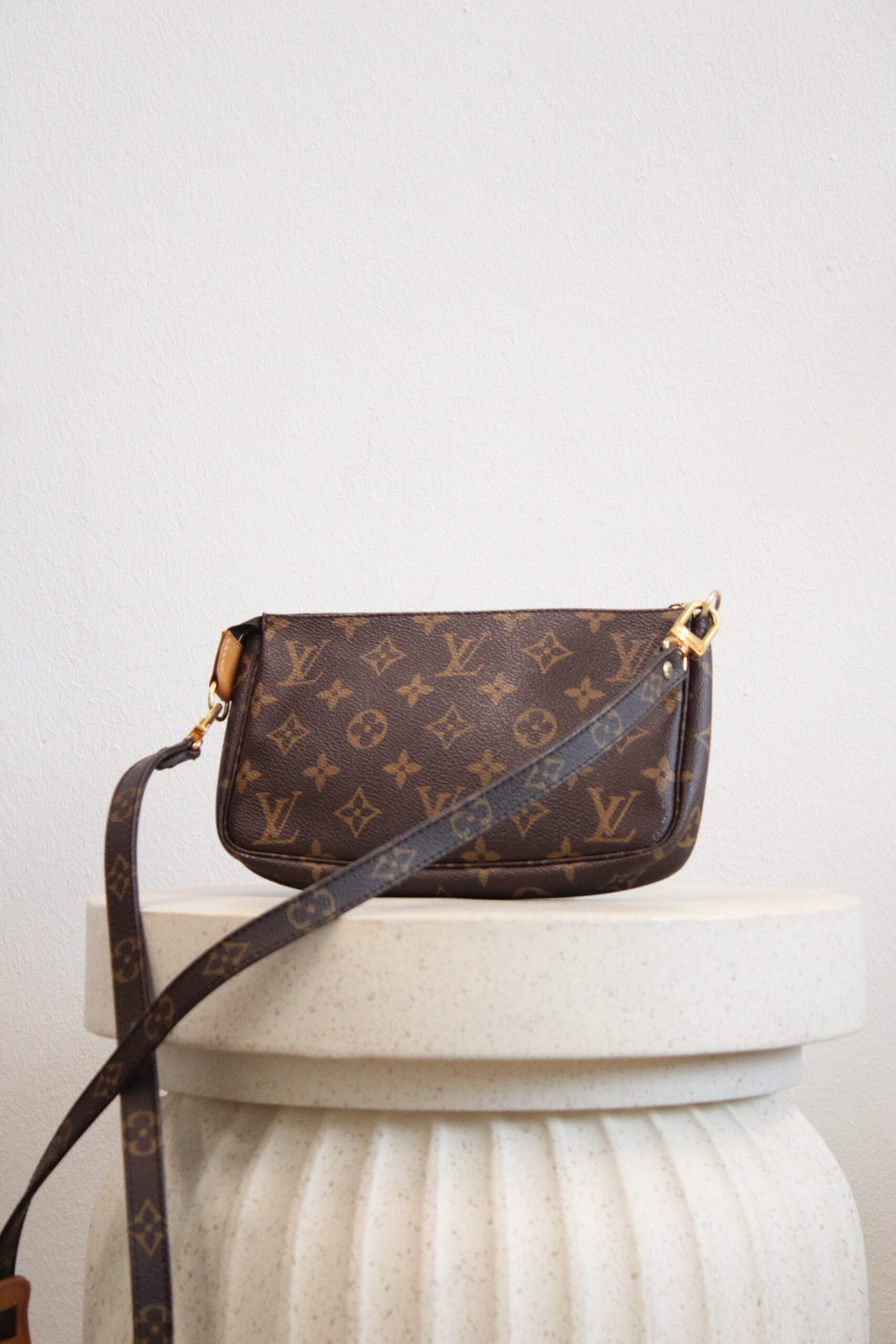 Louis Vuitton Pochette Crossbody