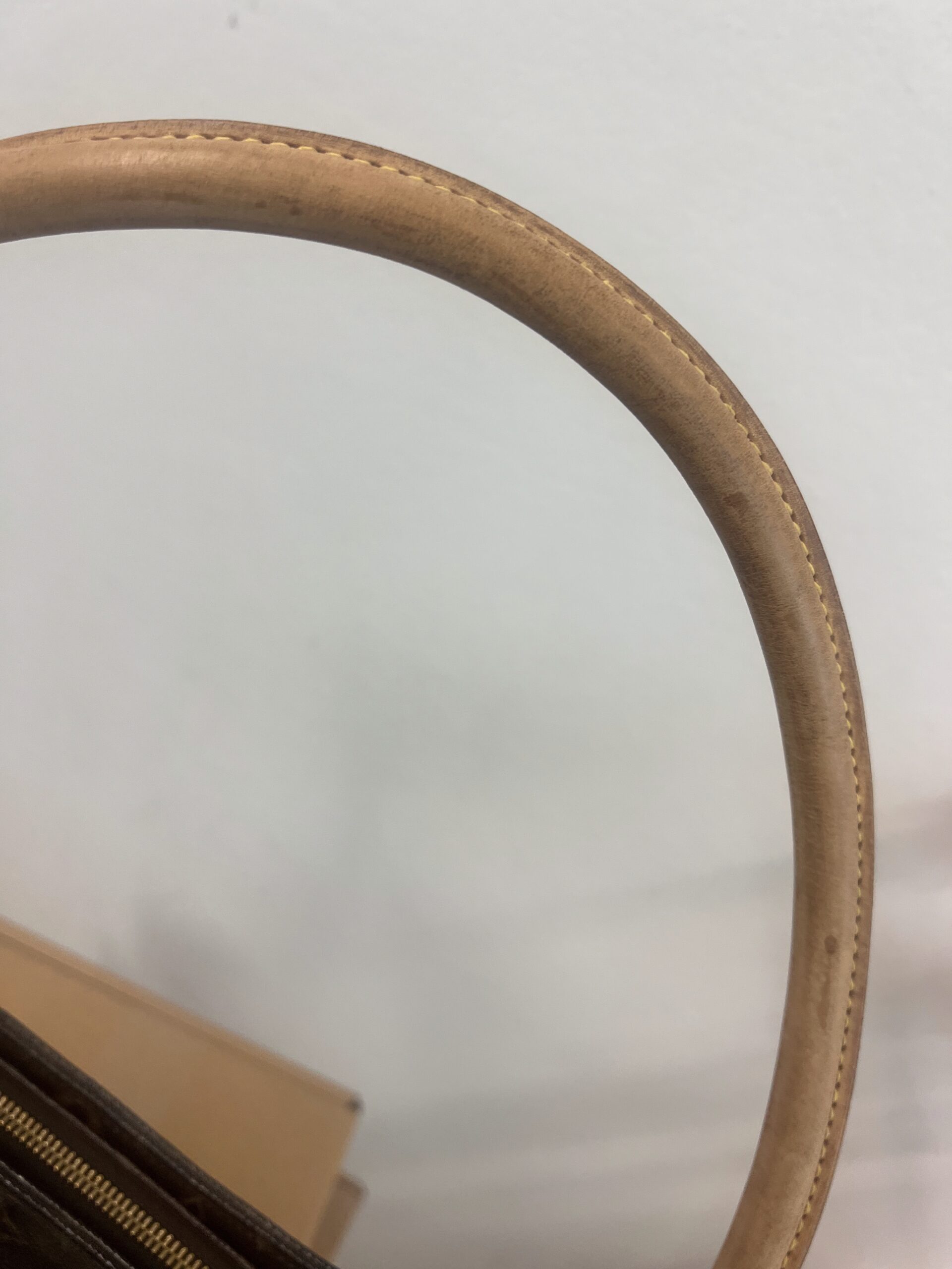 Louis Vuitton Looping GM - Image 4