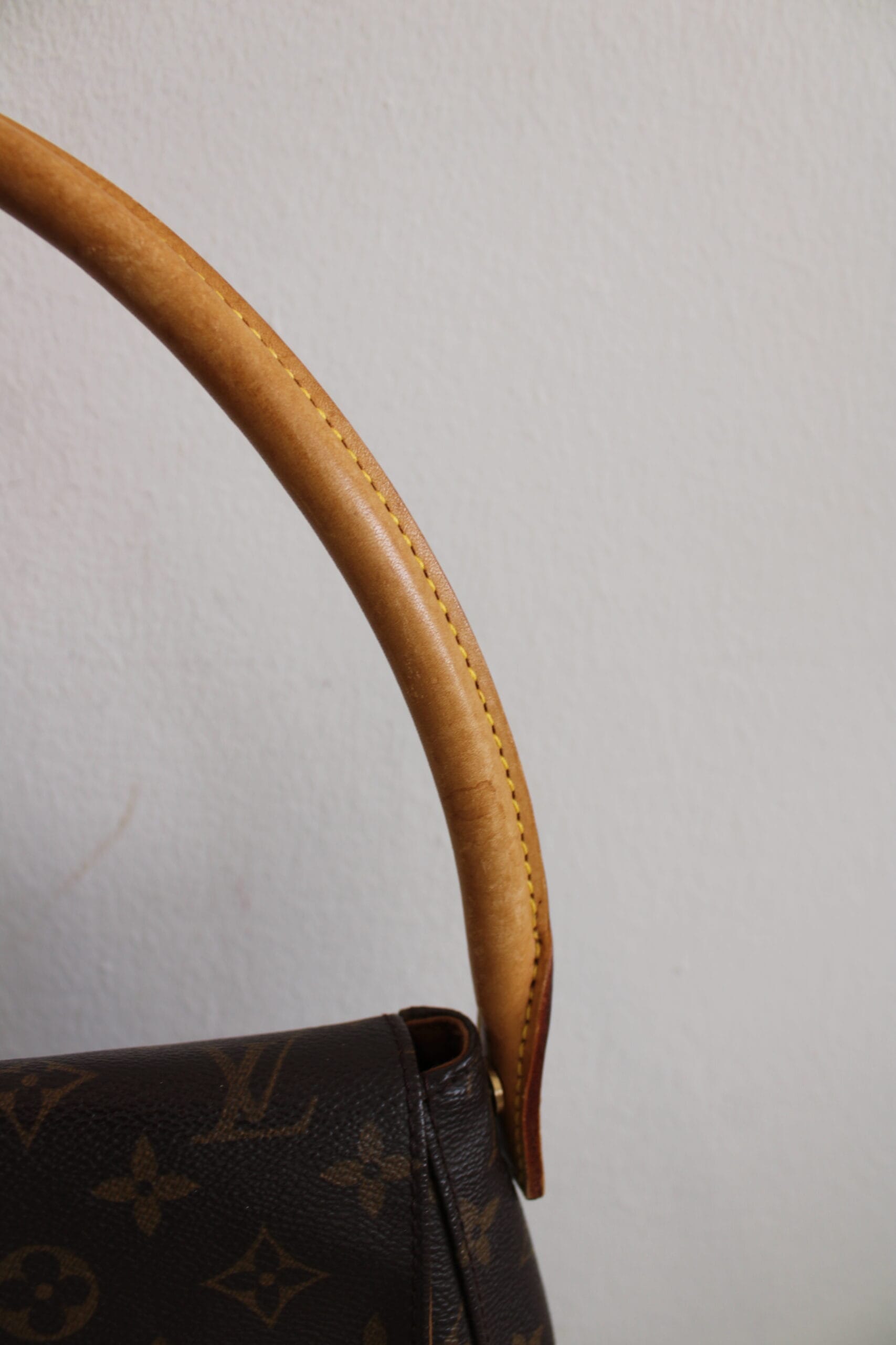 Louis Vuitton Looping PM - Image 9