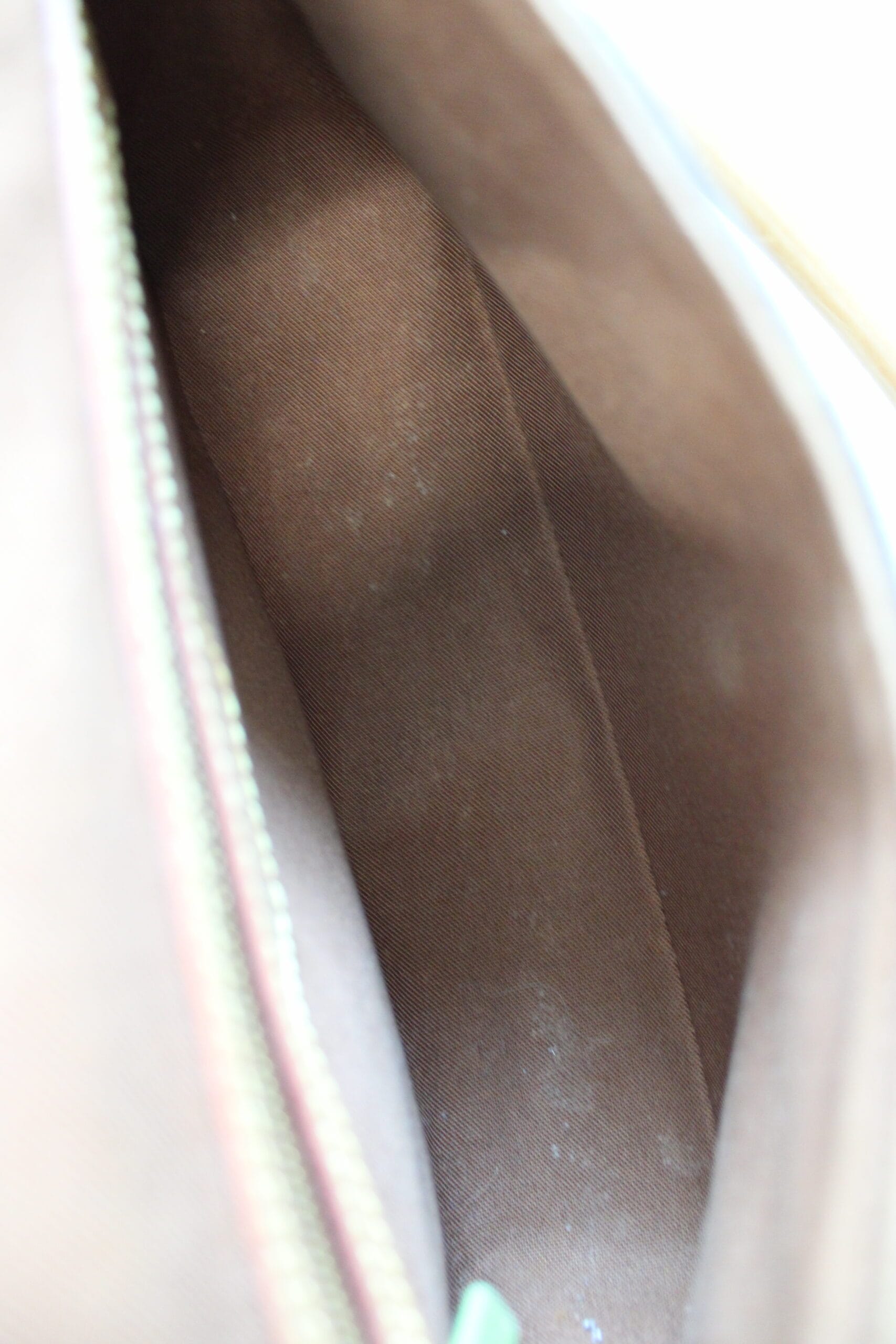 Louis Vuitton Looping PM - Image 12