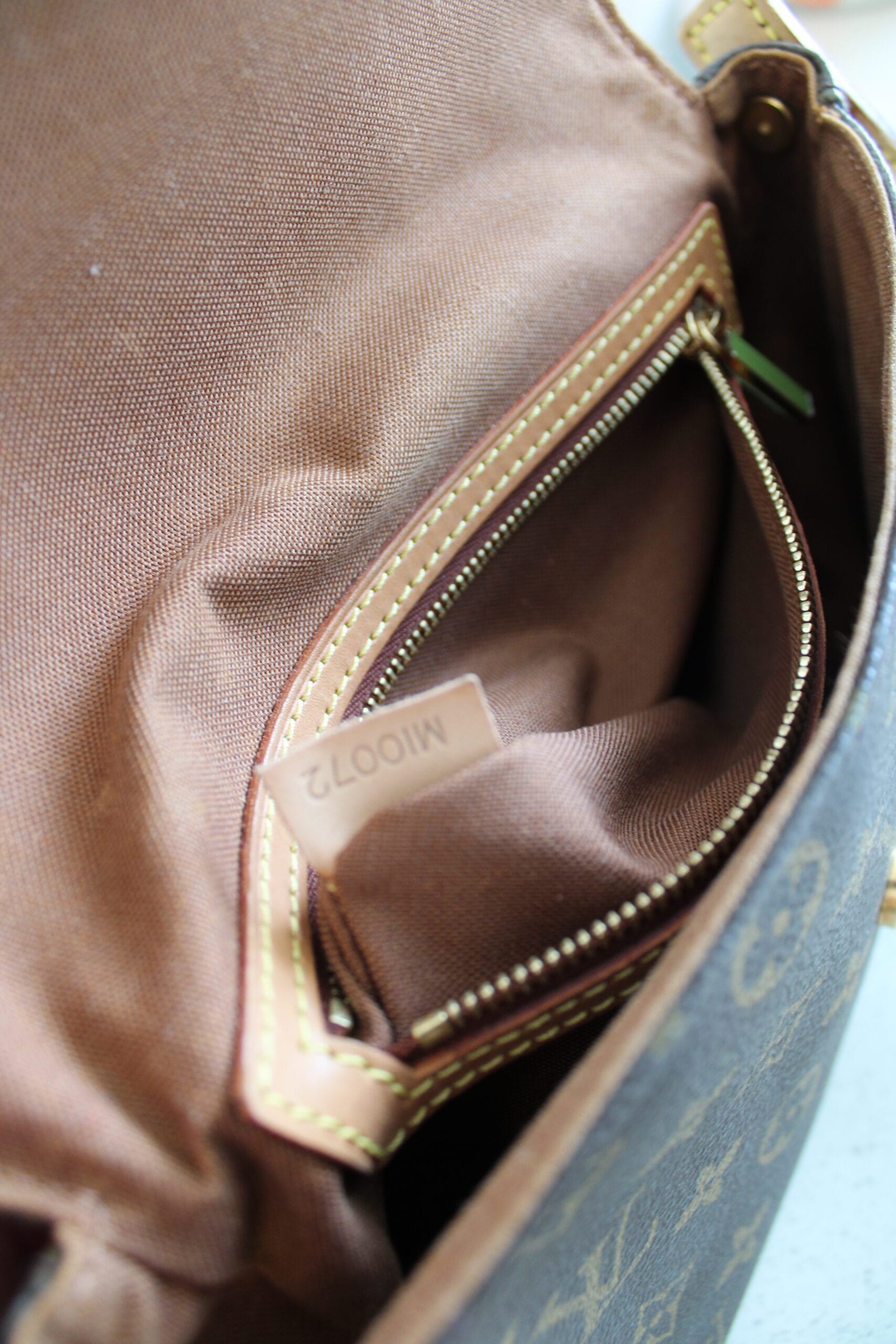 Louis Vuitton Looping PM - Image 13