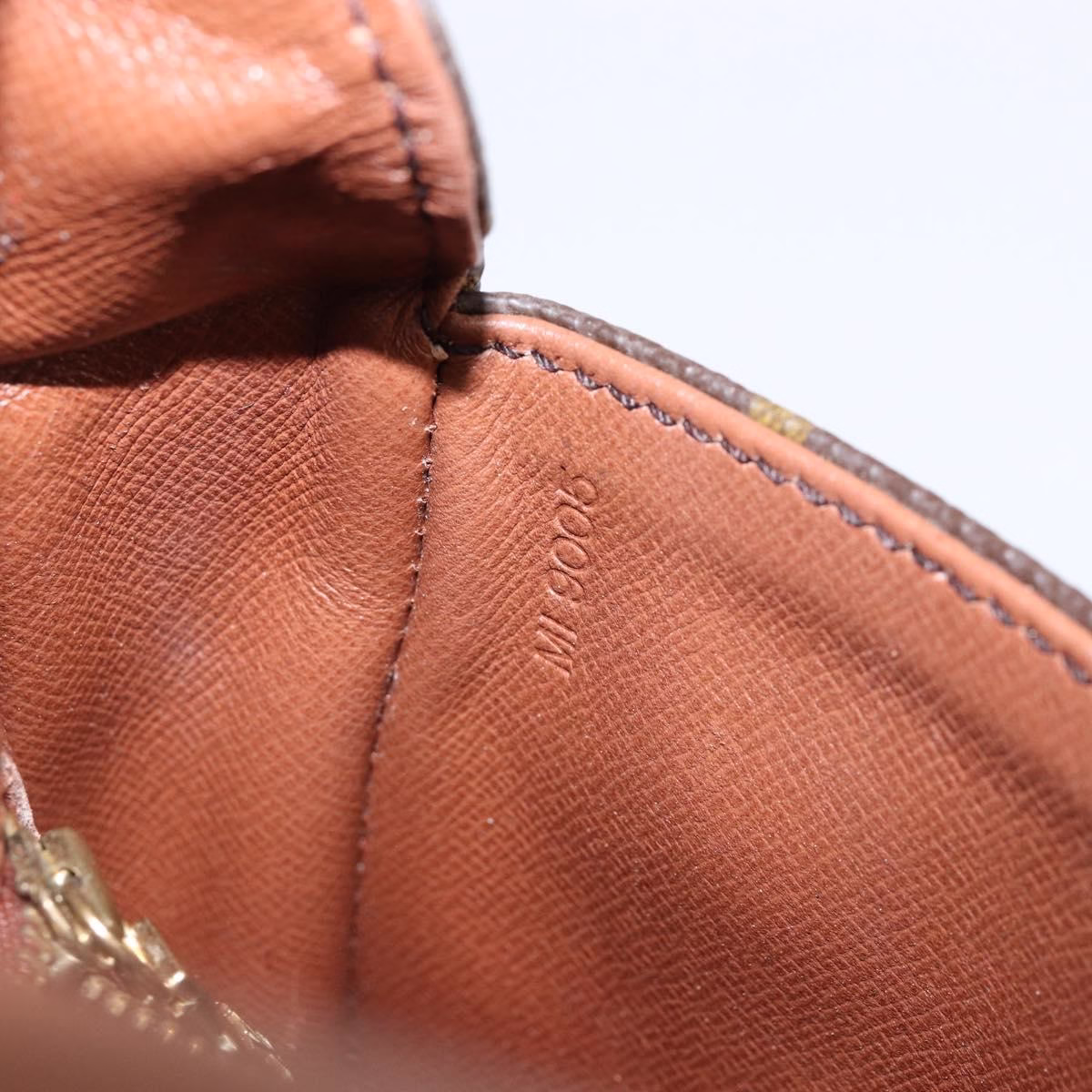 Louis Vuitton Saint Cloud MM - Image 15