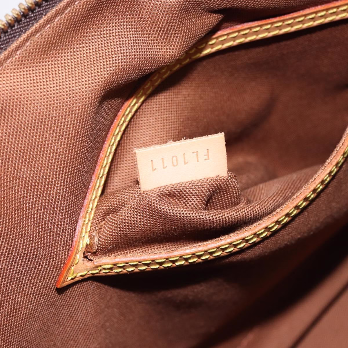 Louis Vuitton Alma - Image 15