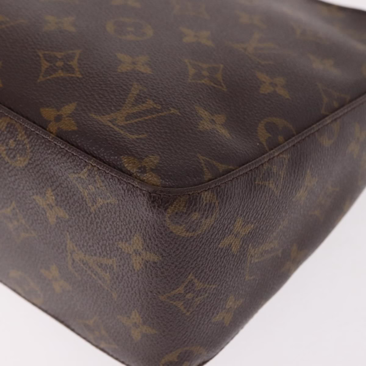 Louis Vuitton Looping MM - Image 12