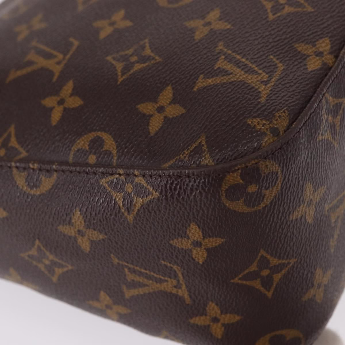 Louis Vuitton Looping MM - Image 9