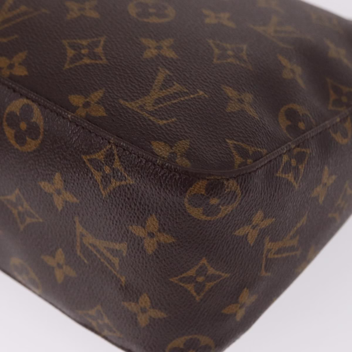 Louis Vuitton Looping MM - Image 12