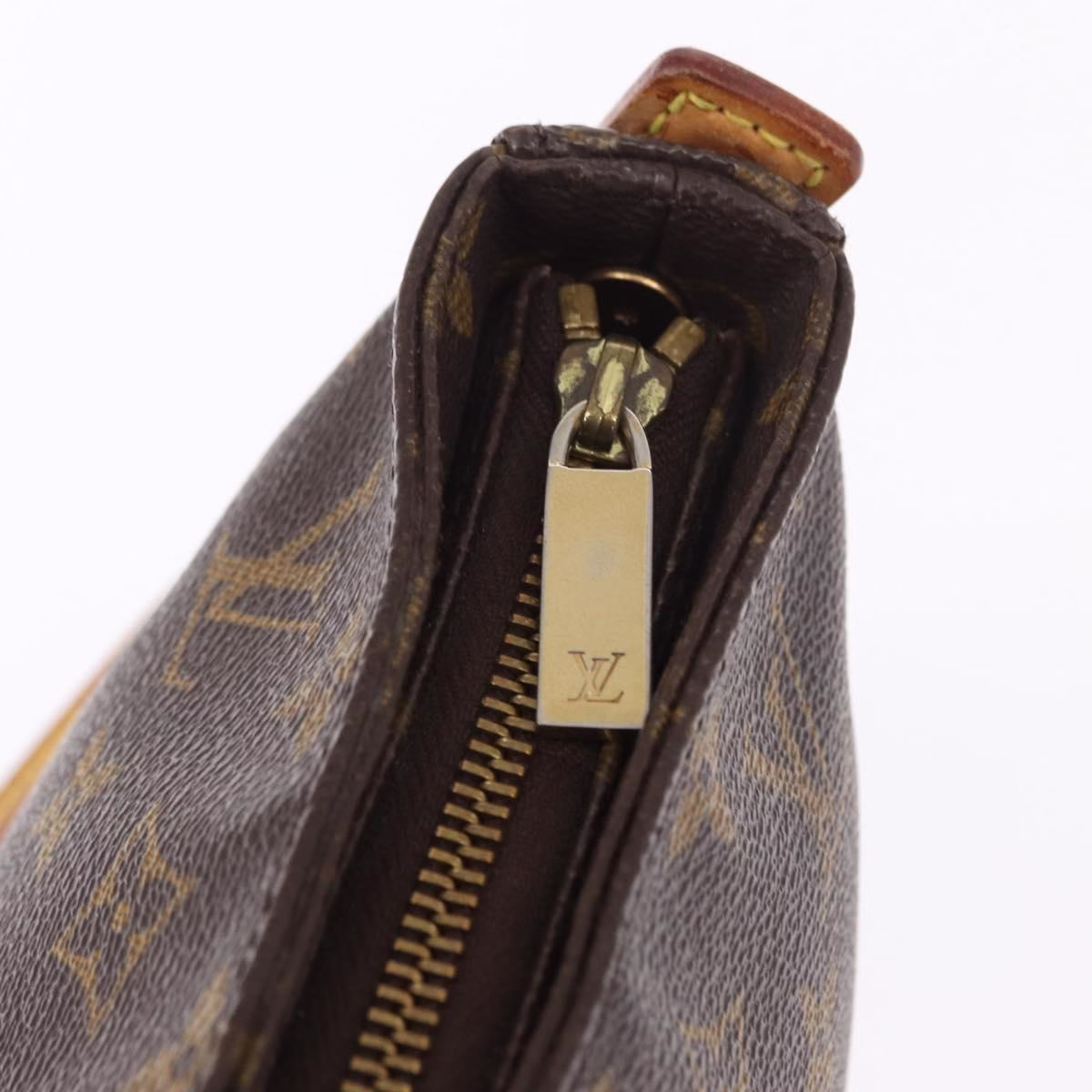 Louis Vuitton Looping MM - Image 13