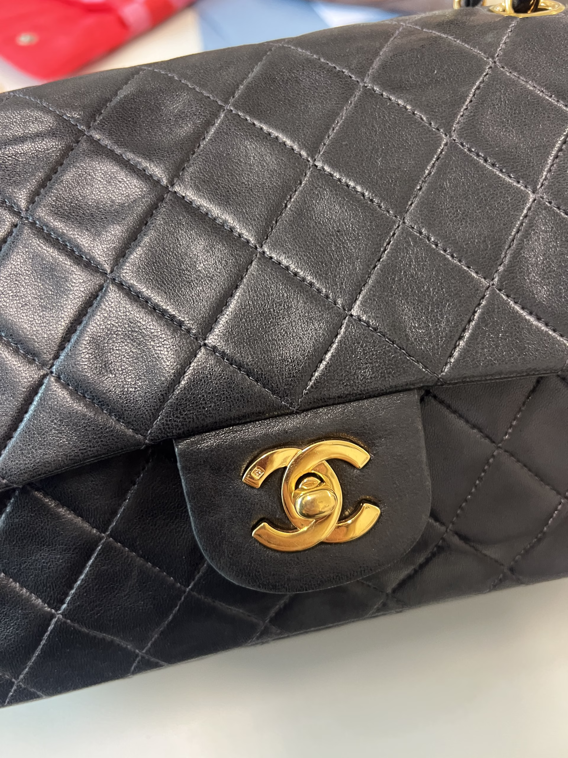 Chanel Double Flap Bag Medium Black - Image 4