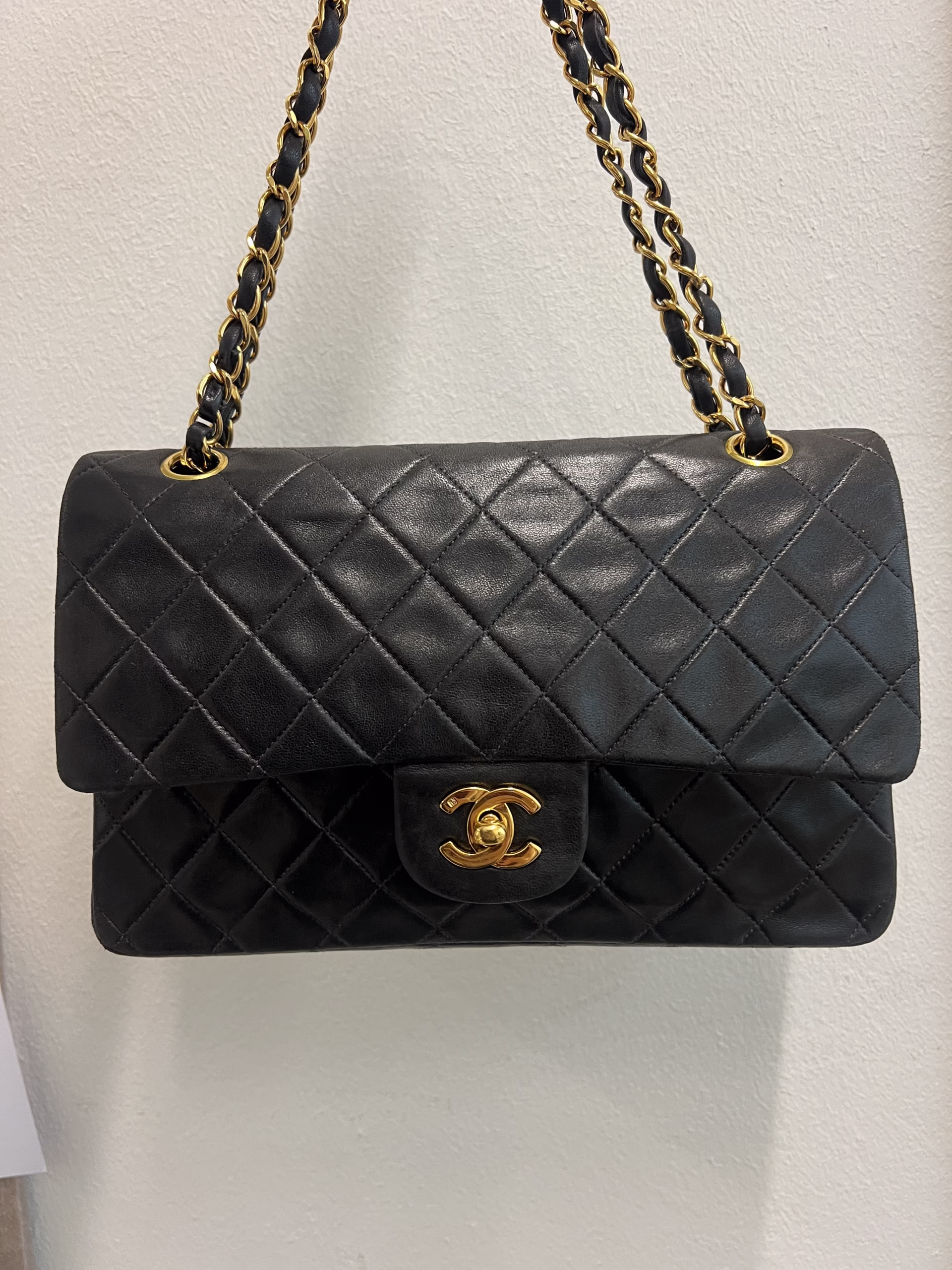 Chanel Double Flap Bag Medium Black - Image 7