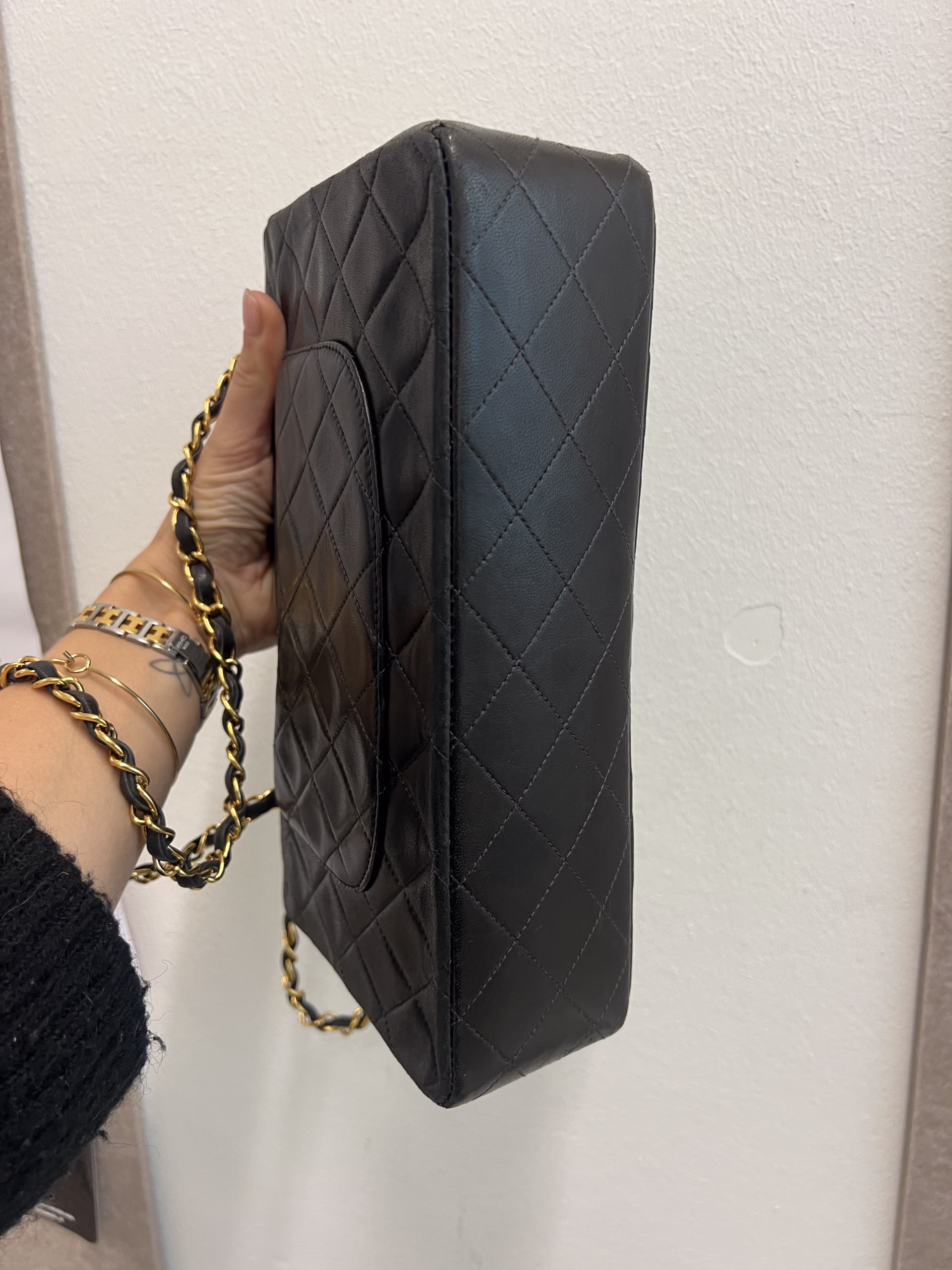 Chanel Double Flap Bag Medium Black - Image 11