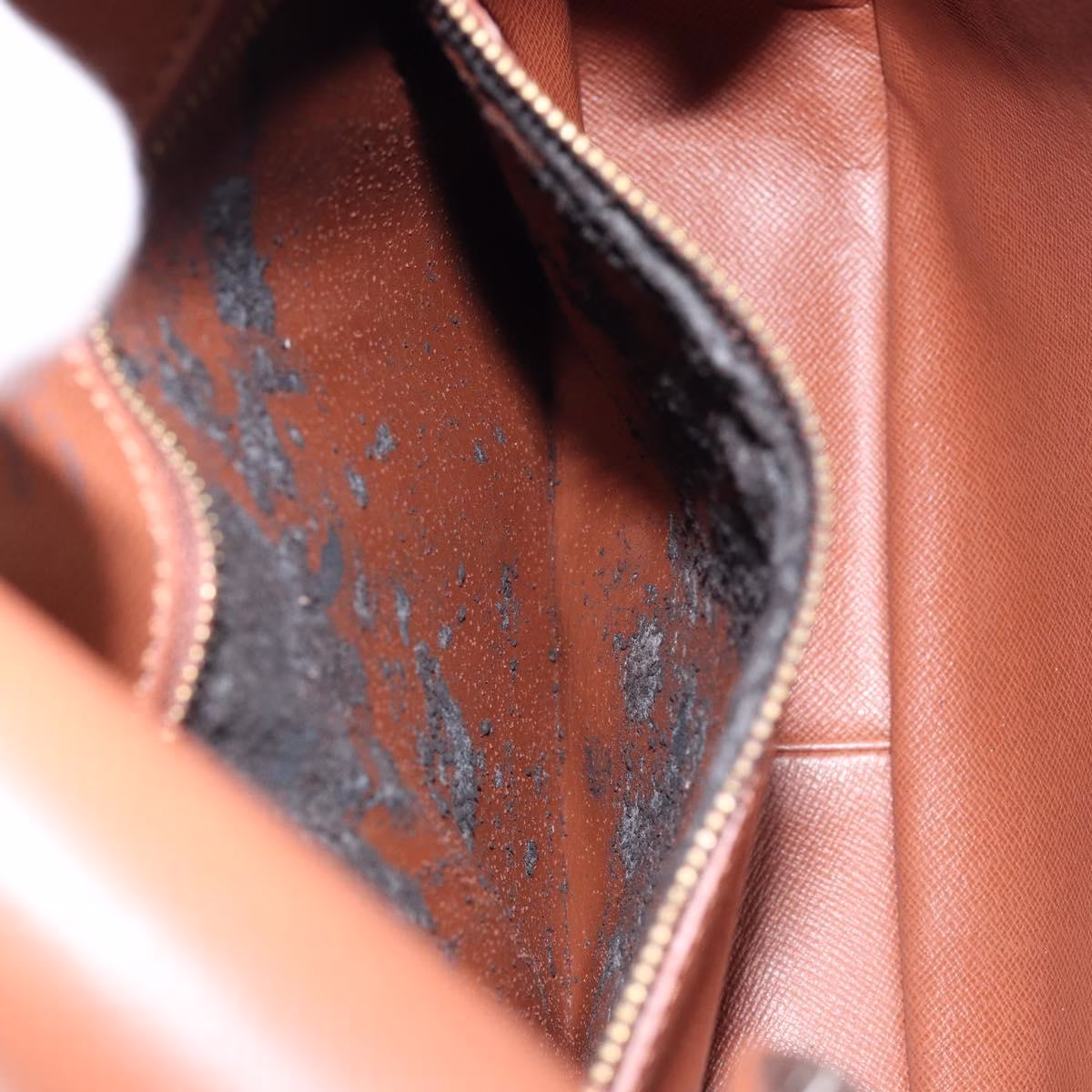 Louis Vuitton Saint Cloud GM - Image 11