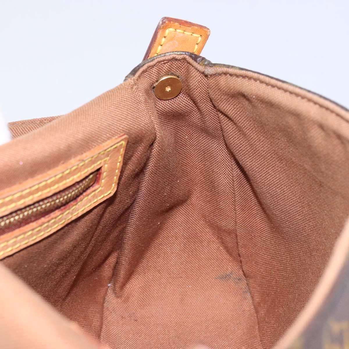 Louis Vuitton Looping PM - Image 12