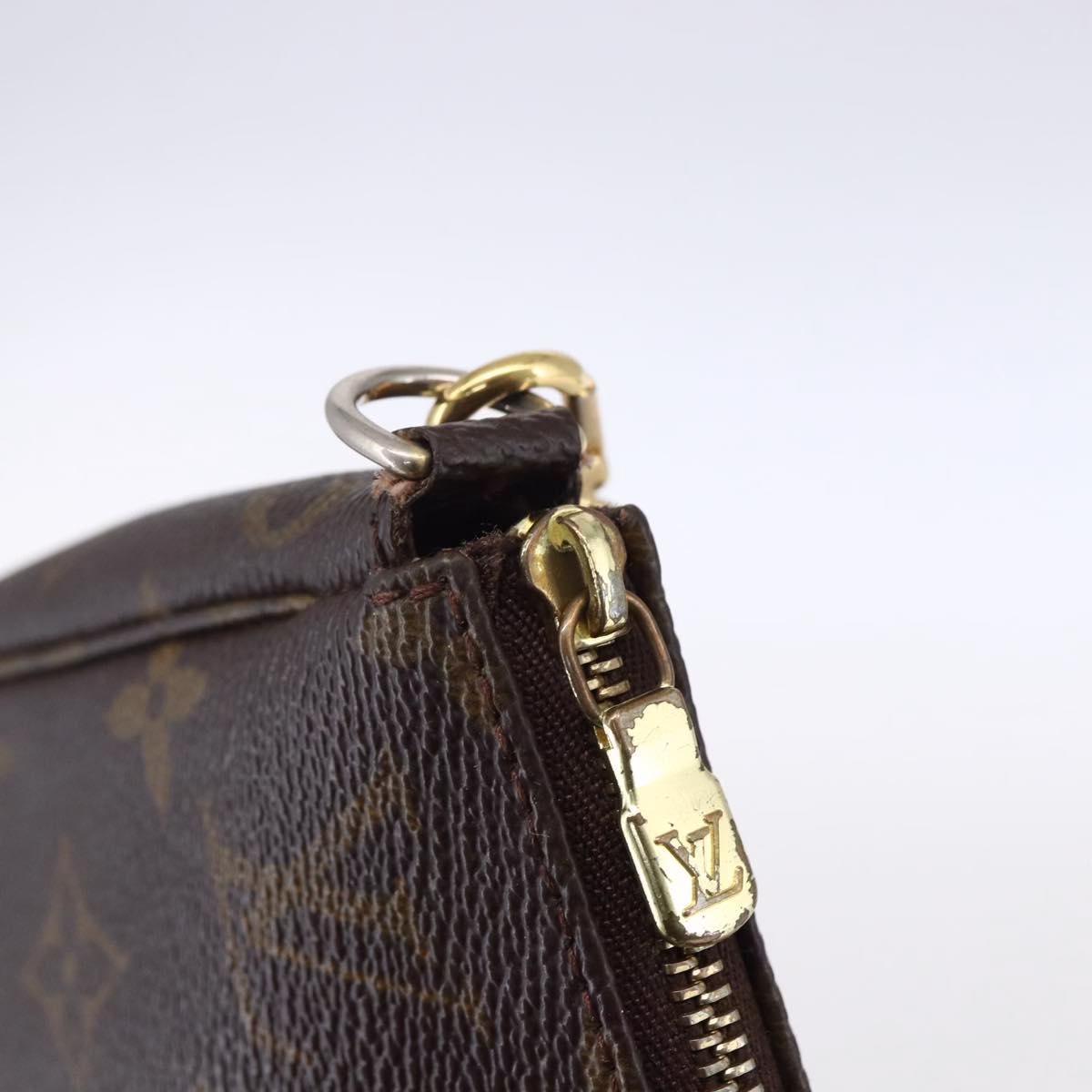 Louis Vuitton Pochette Crossbody - Image 12