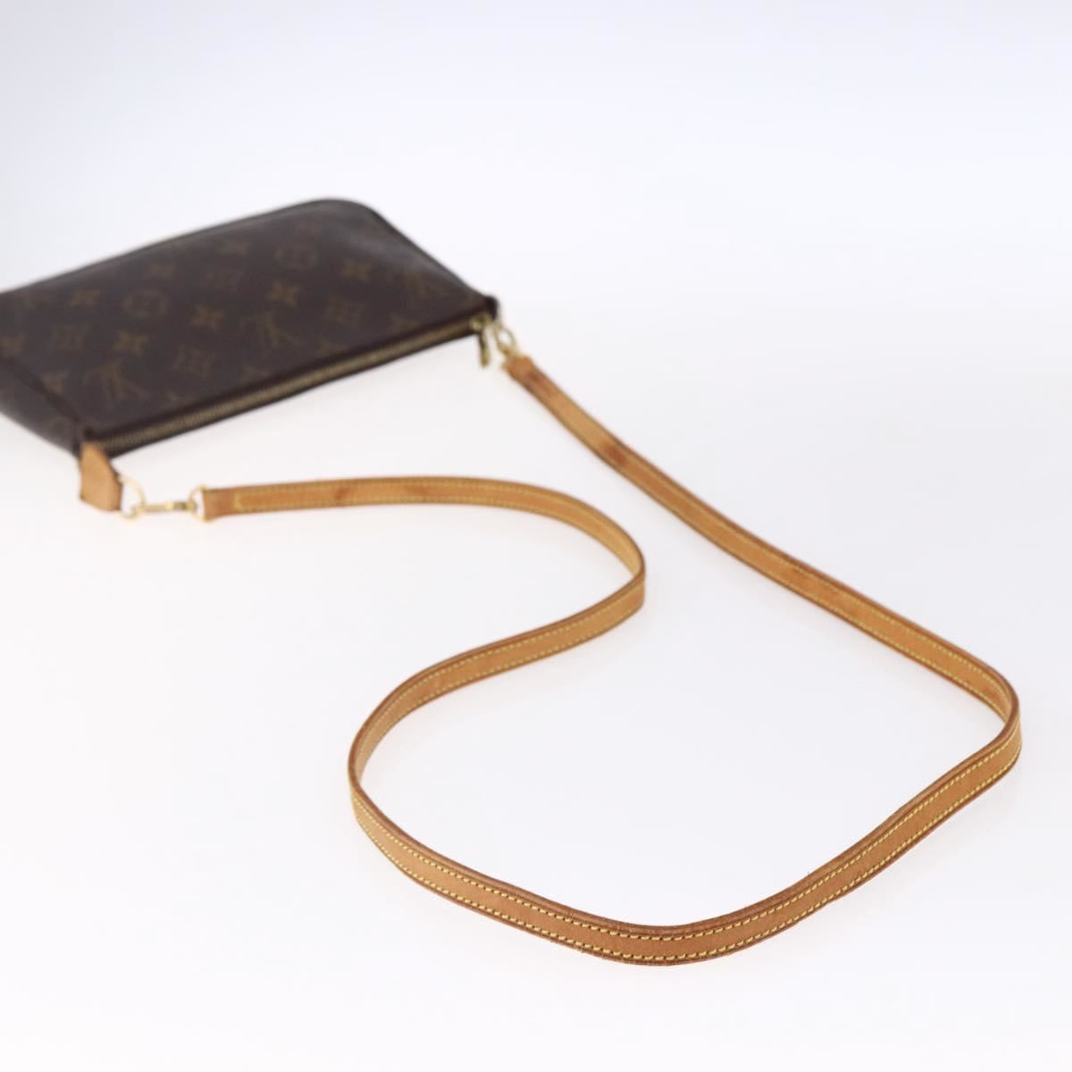 Louis Vuitton Pochette Crossbody - Image 7