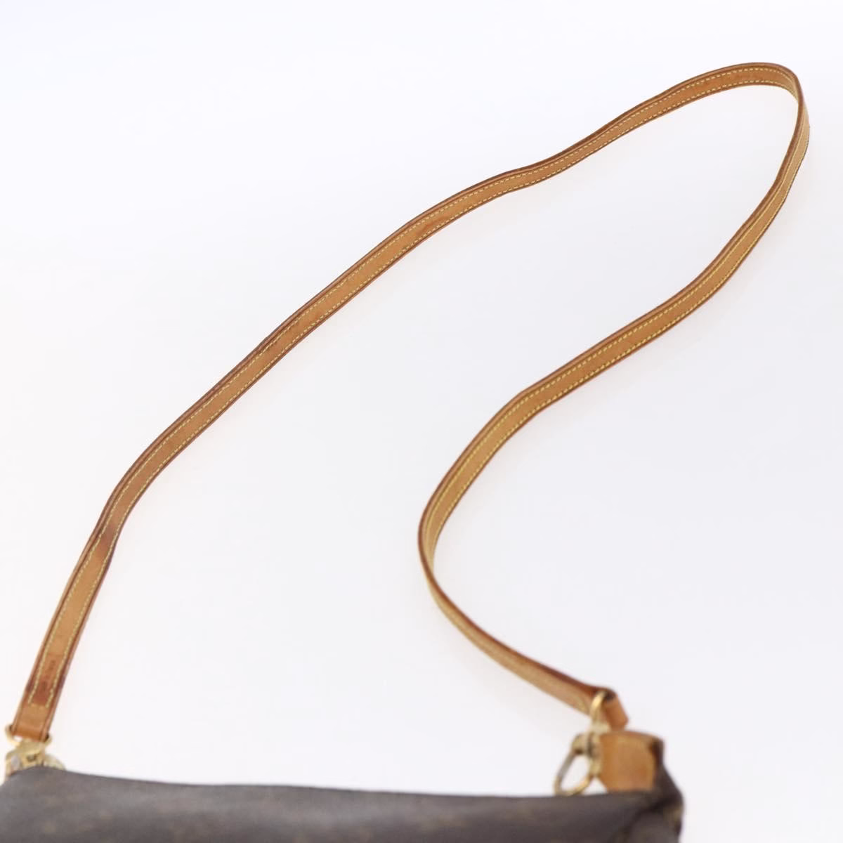 Louis Vuitton Pochette Crossbody - Image 8