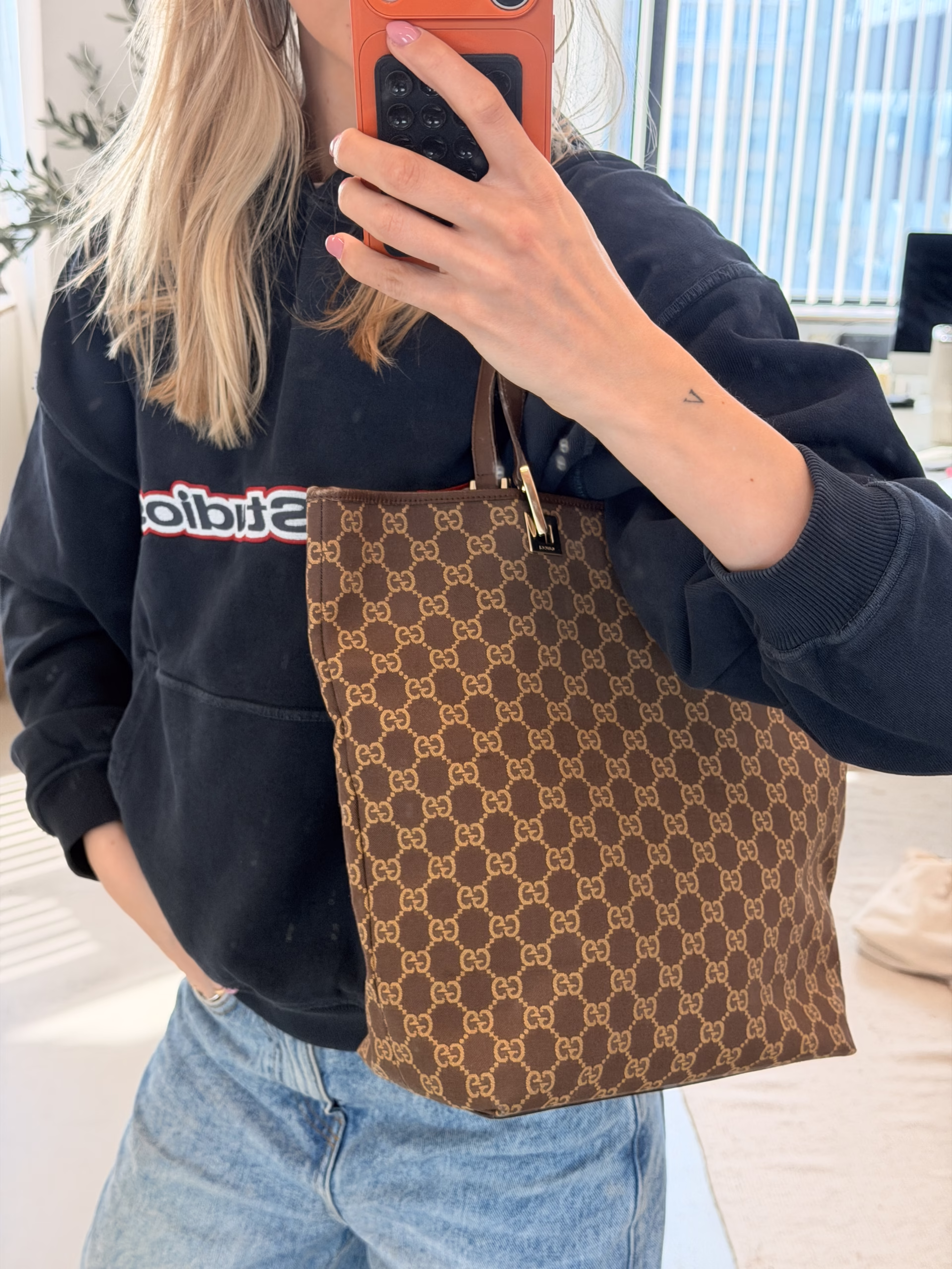 Gucci Shoulder Tote GG Brown - Image 12